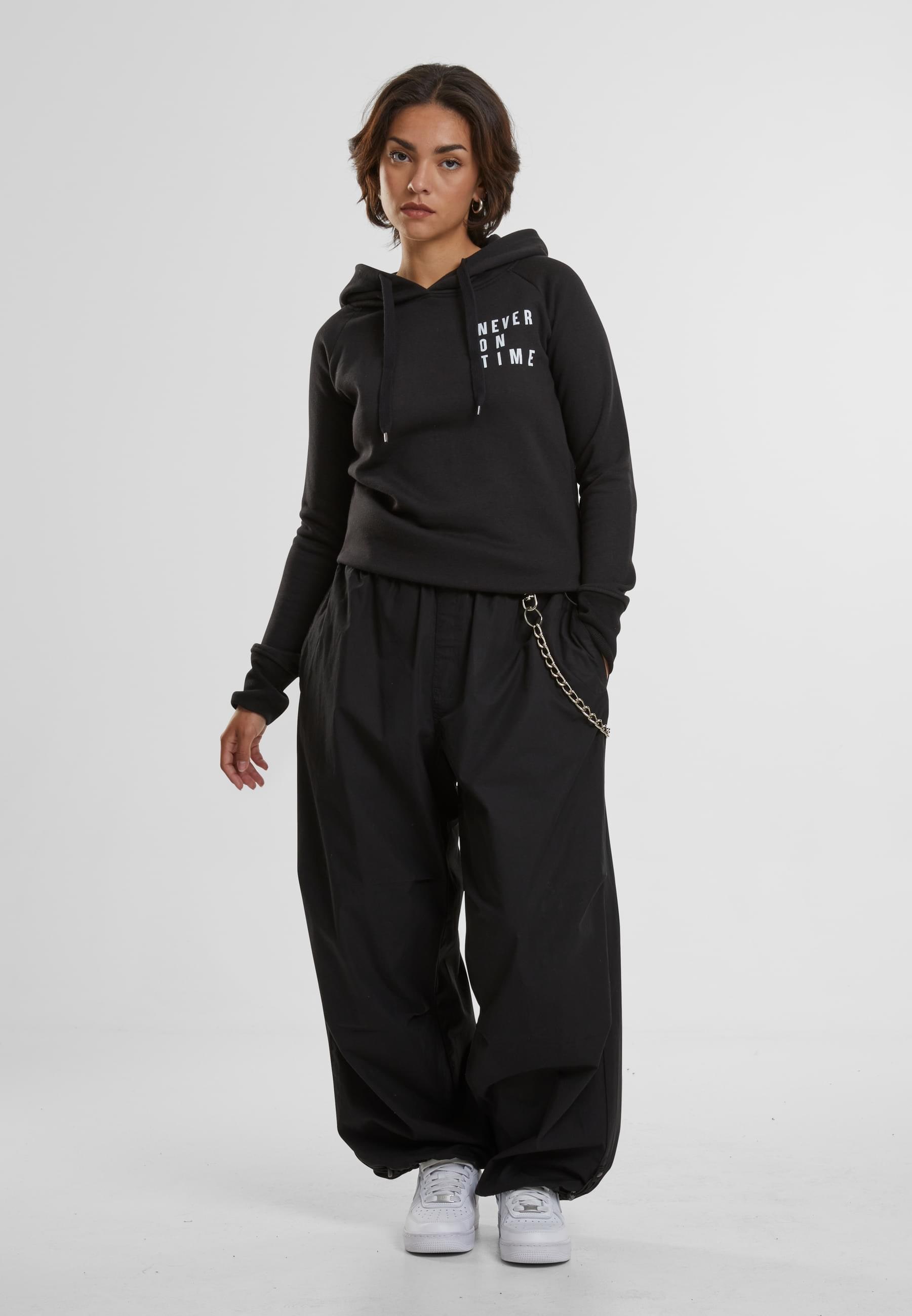 MisterTee Kapuzenpullover »MisterTee Herren Ladies Never On Time Hoody«, (1 tlg.)