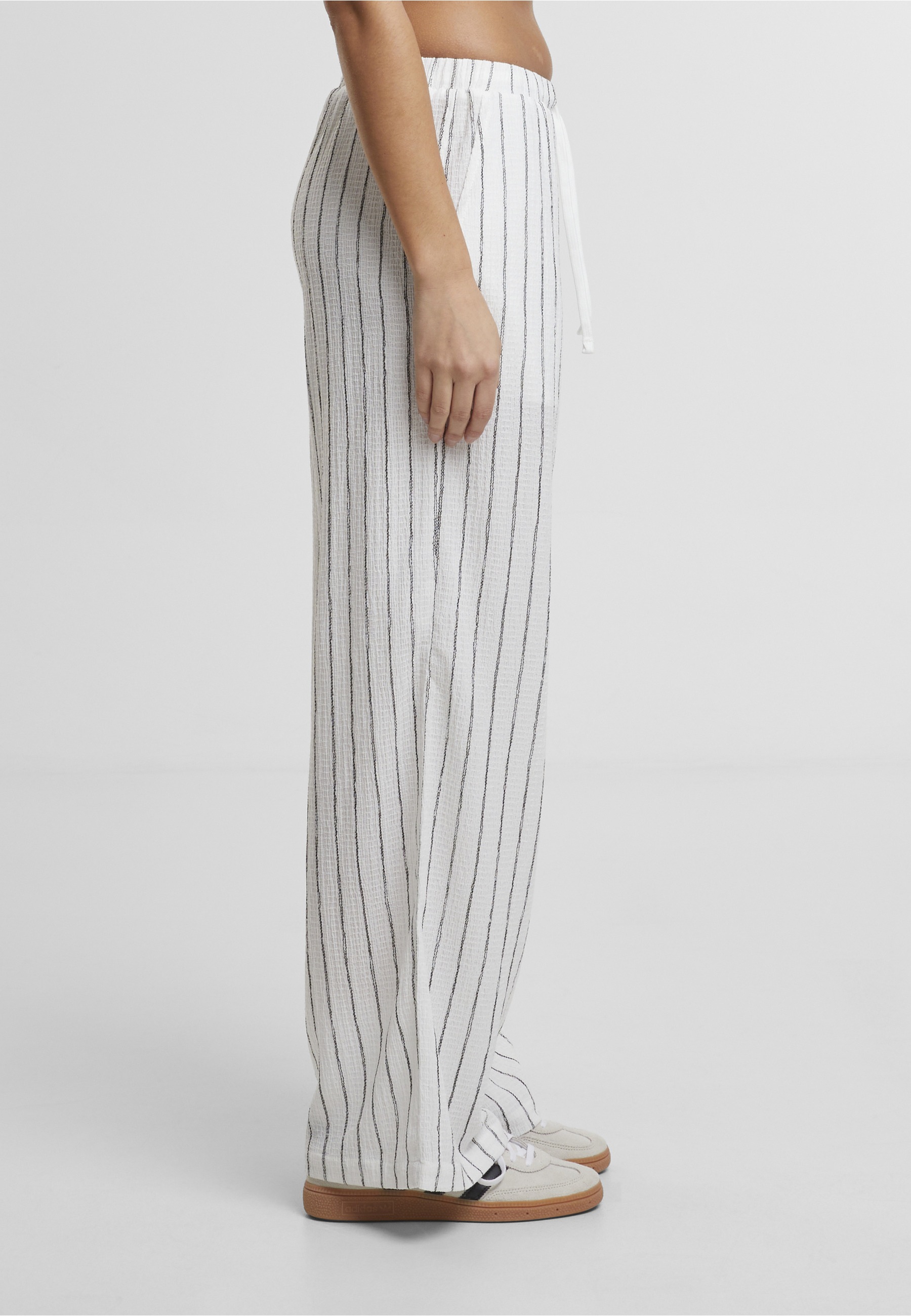 URBAN CLASSICS Stoffhose »Urban Classics Ladies Structured Striped Relaxed Fit Pants«
