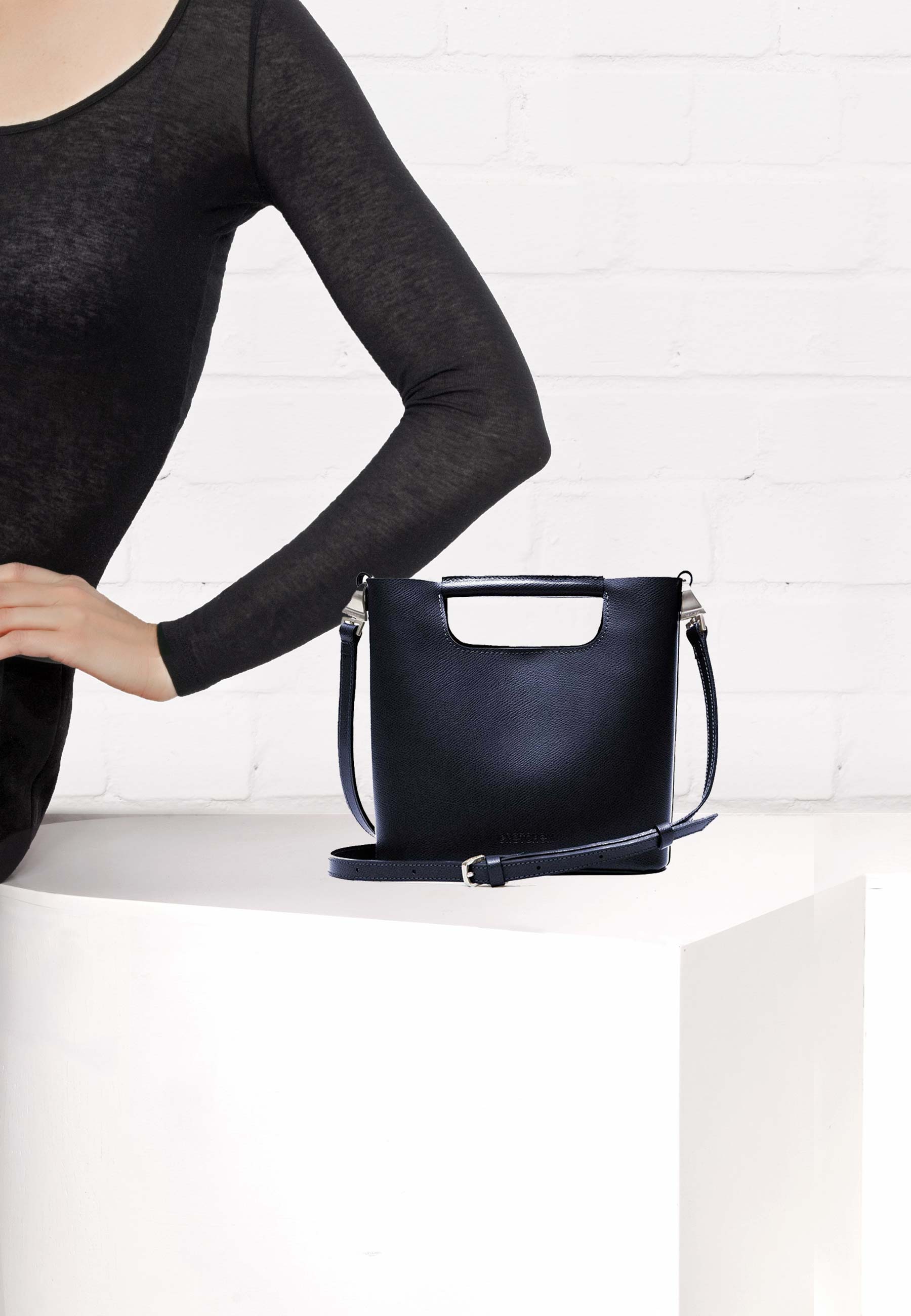 GRETCHEN Schultertasche »Crocus Small Shoulderbag« aus italienischem Rindsleder