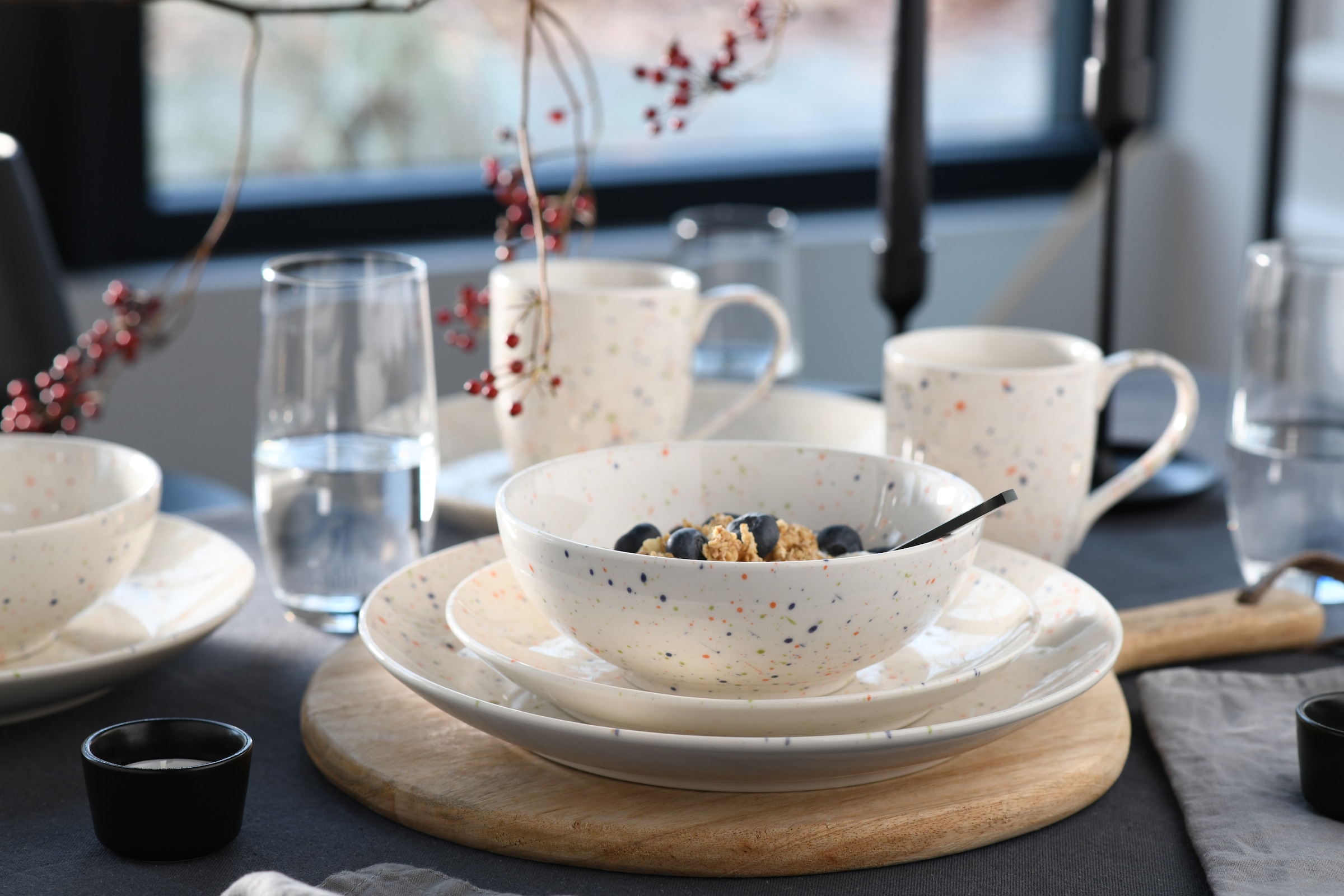 CreaTable Kombiservice »Confetti, Kombi-Service 16-tlg.«, (Set, 16 tlg.), Unregelmäßige bunte Punkte, Gute Laune Geschirr, Frisch, Freundlich