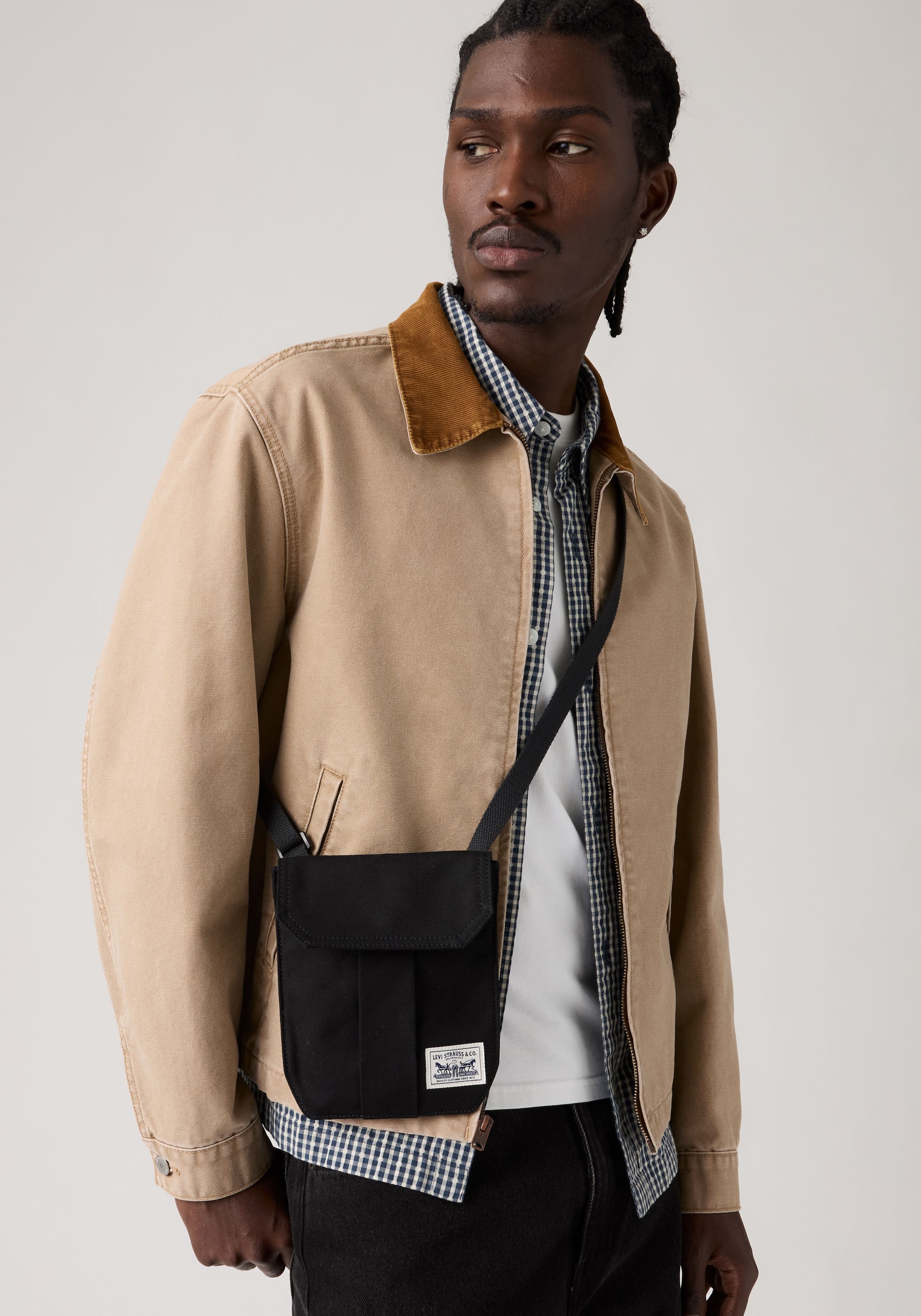 Levi's® Umhängetasche »DUBOCE CROSSBODY POUCH« mit Logo Stickerei