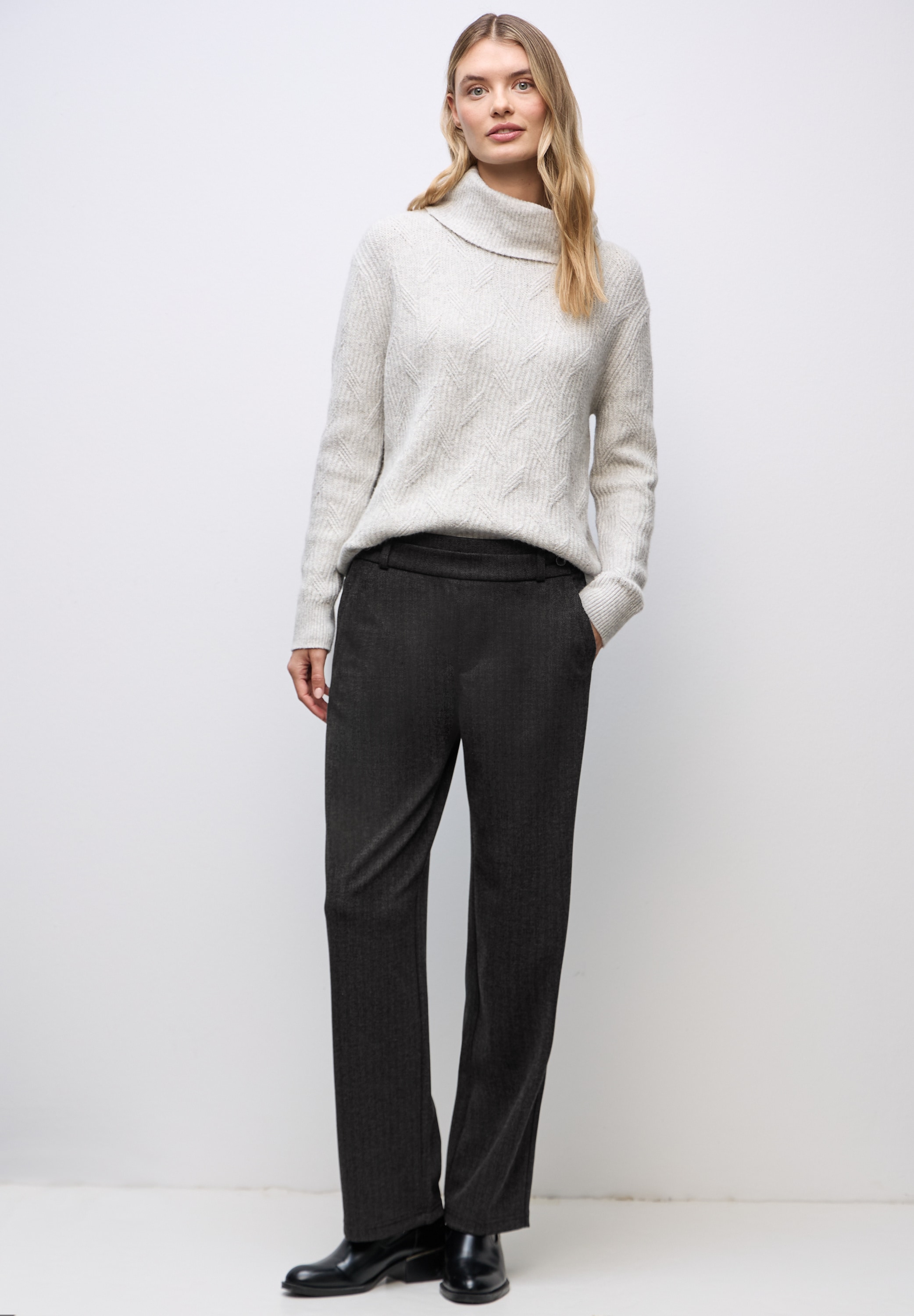 STREET ONE Stoffhose  mit seitlichen Einschubtaschen