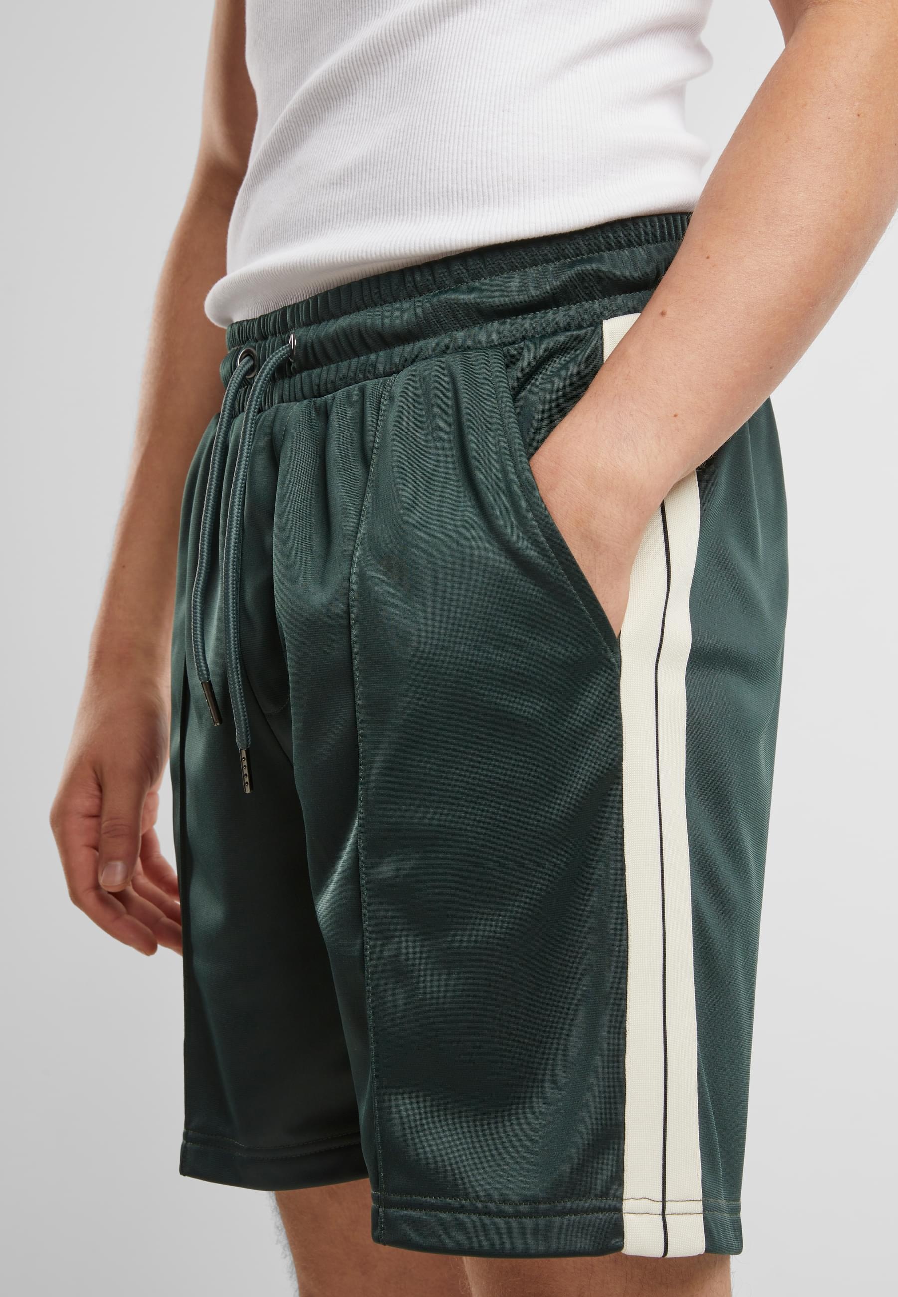 URBAN CLASSICS Shorts »Urban Classics Tennis Core Shorts«, (1 tlg.)