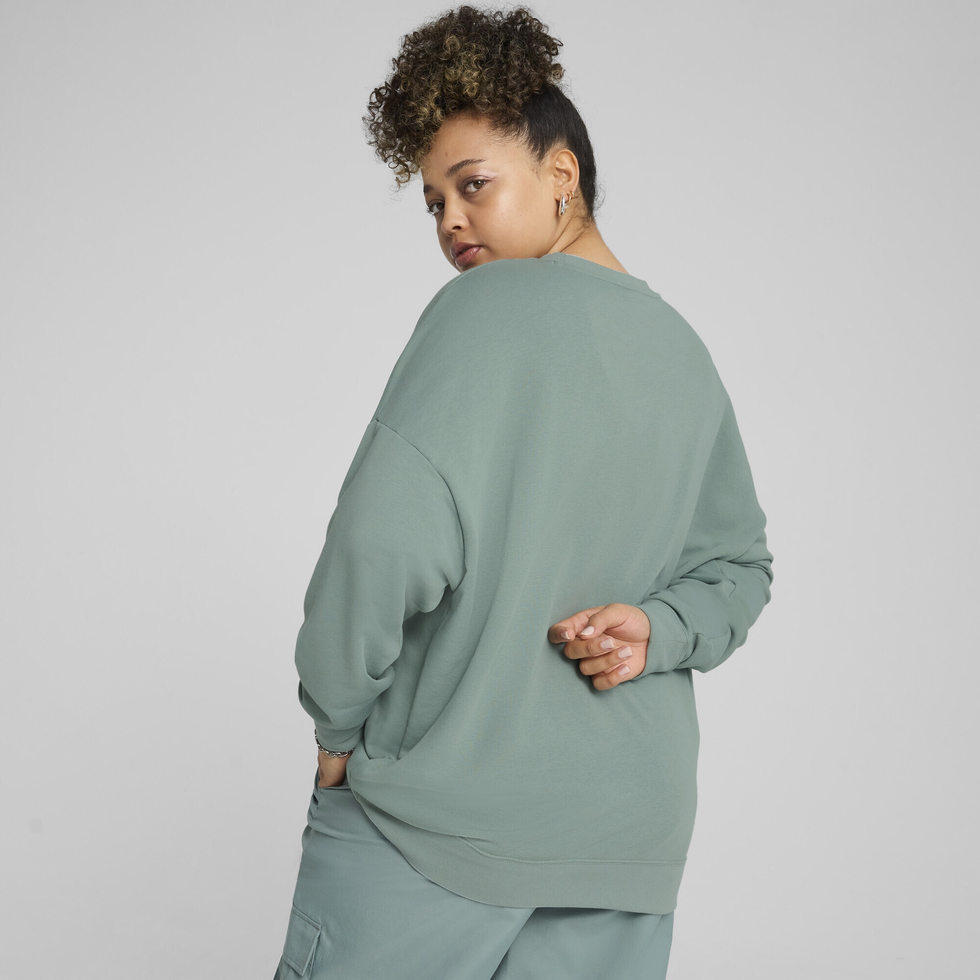 PUMA Sweatshirt »ESS Small No. 1 Logo Relaxed Sweatshirt mit Rundhalsausschnitt«