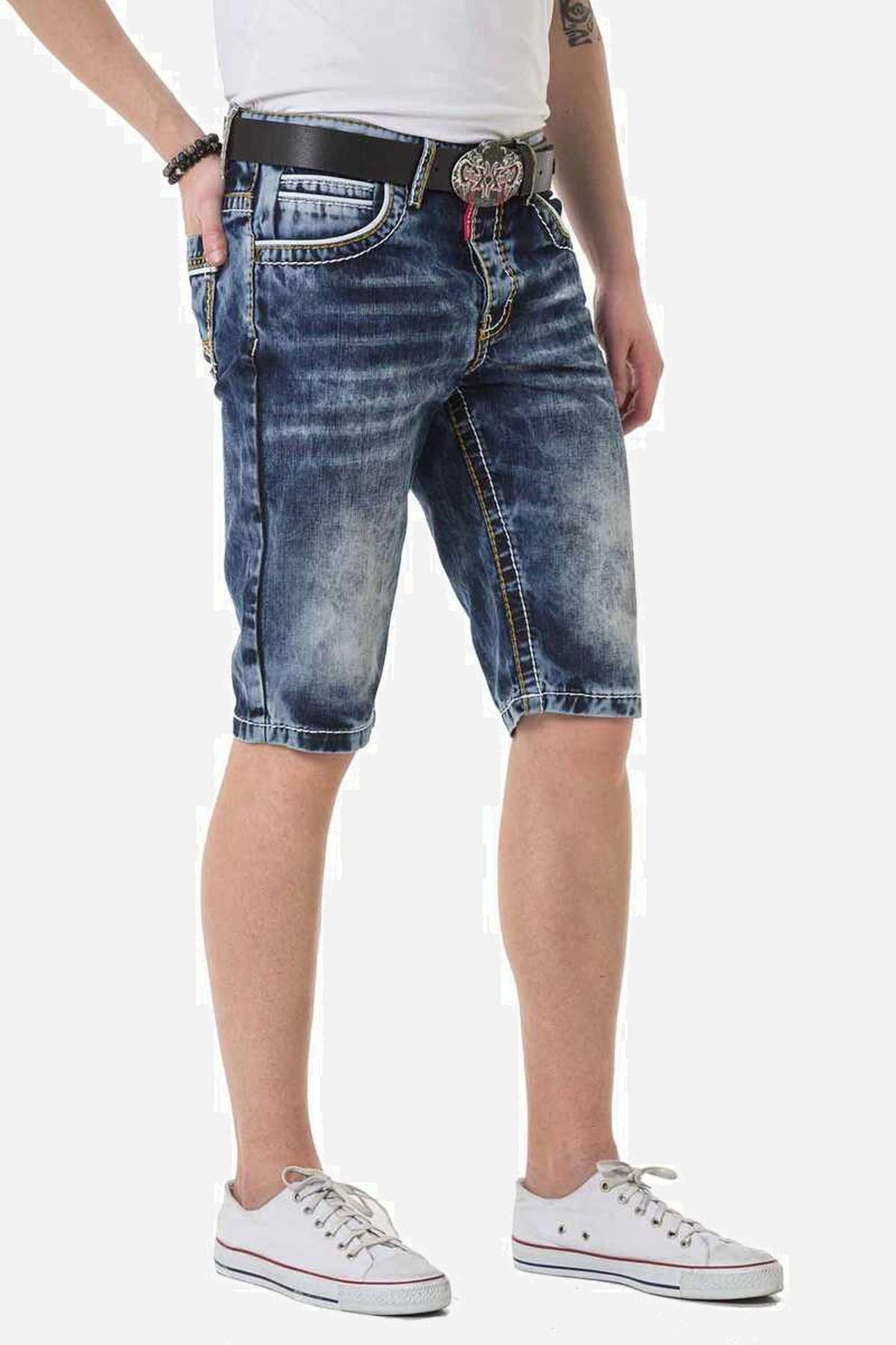 Cipo & Baxx Jeansbermudas »Bermuda & Short«, mit stylishen Kontrastnähten, CK268