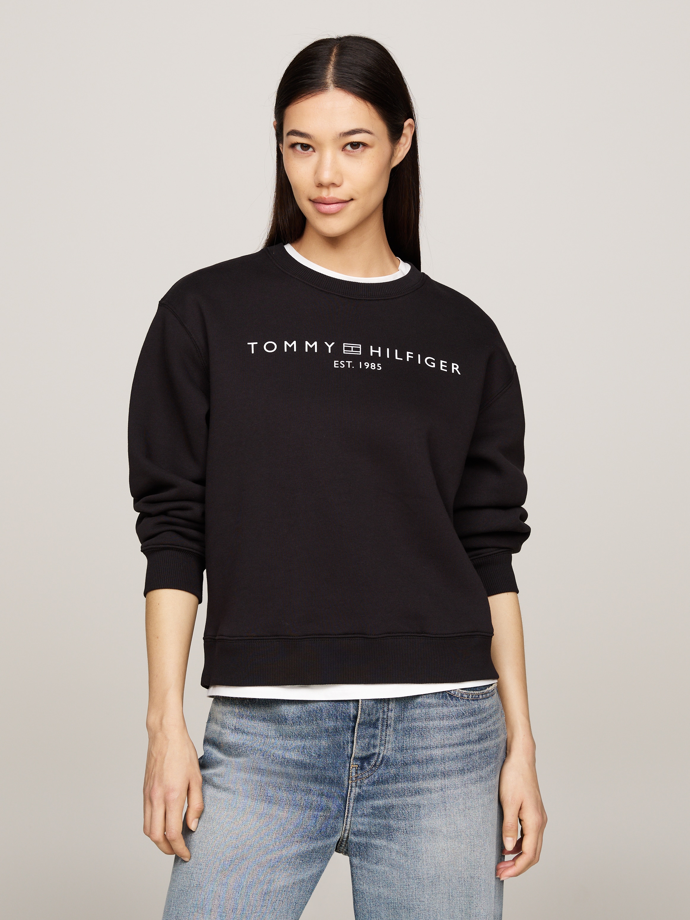 Tommy Hilfiger Sweatshirt »MDRN REG CORP LOGO C-NK SWTSHRT«, mit Logoschriftzug