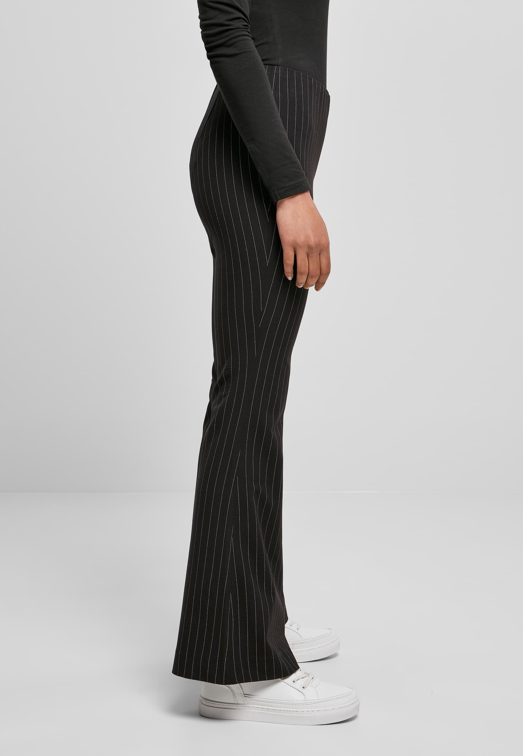 URBAN CLASSICS Stoffhose »Urban Classics Damen Ladies Flared Pin Stripe Pants«, (1 tlg.)