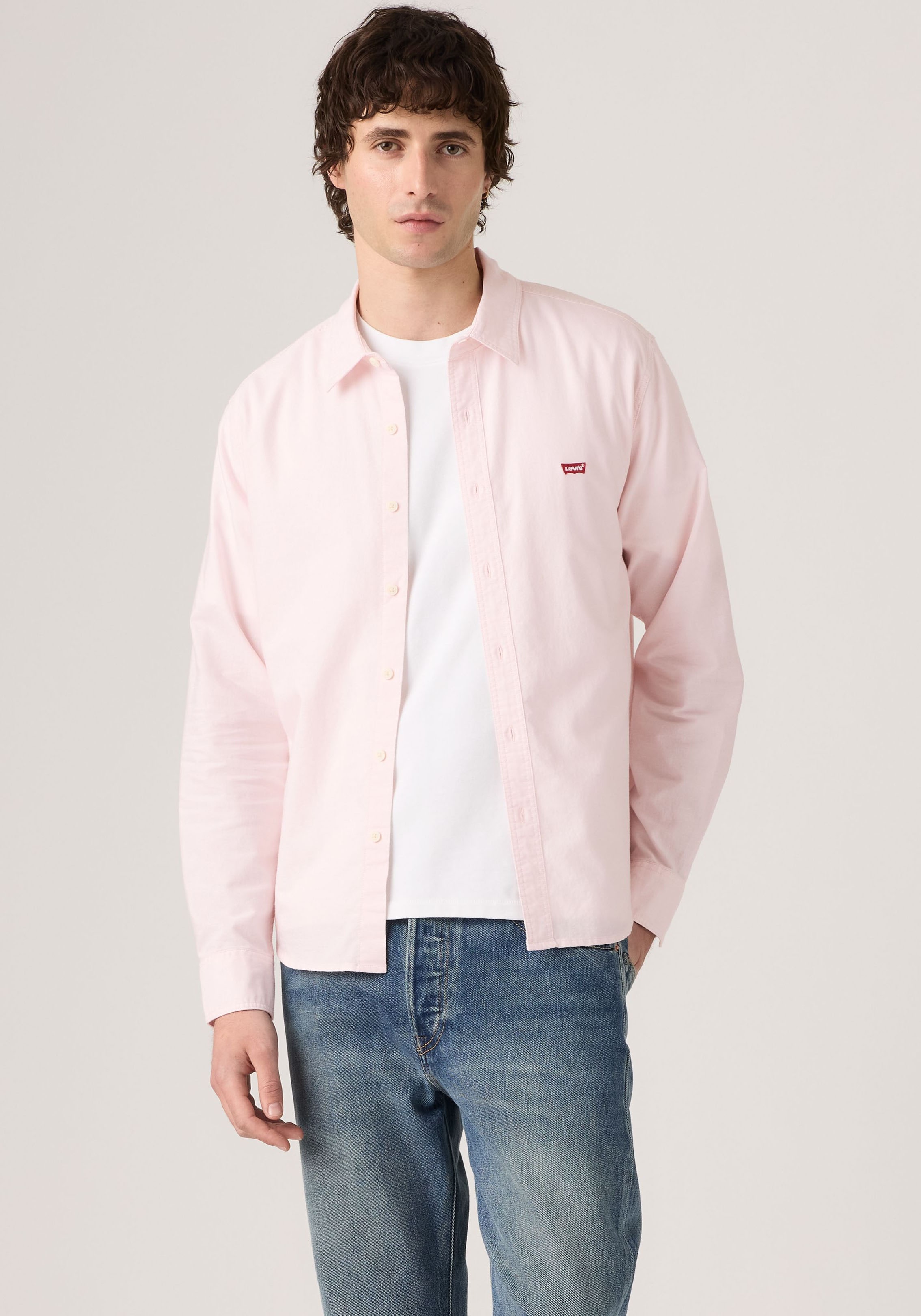Levis Langarmhemd "CLS BATTERY HM SHIRT - STANDARD" mit abgerundetem Saum