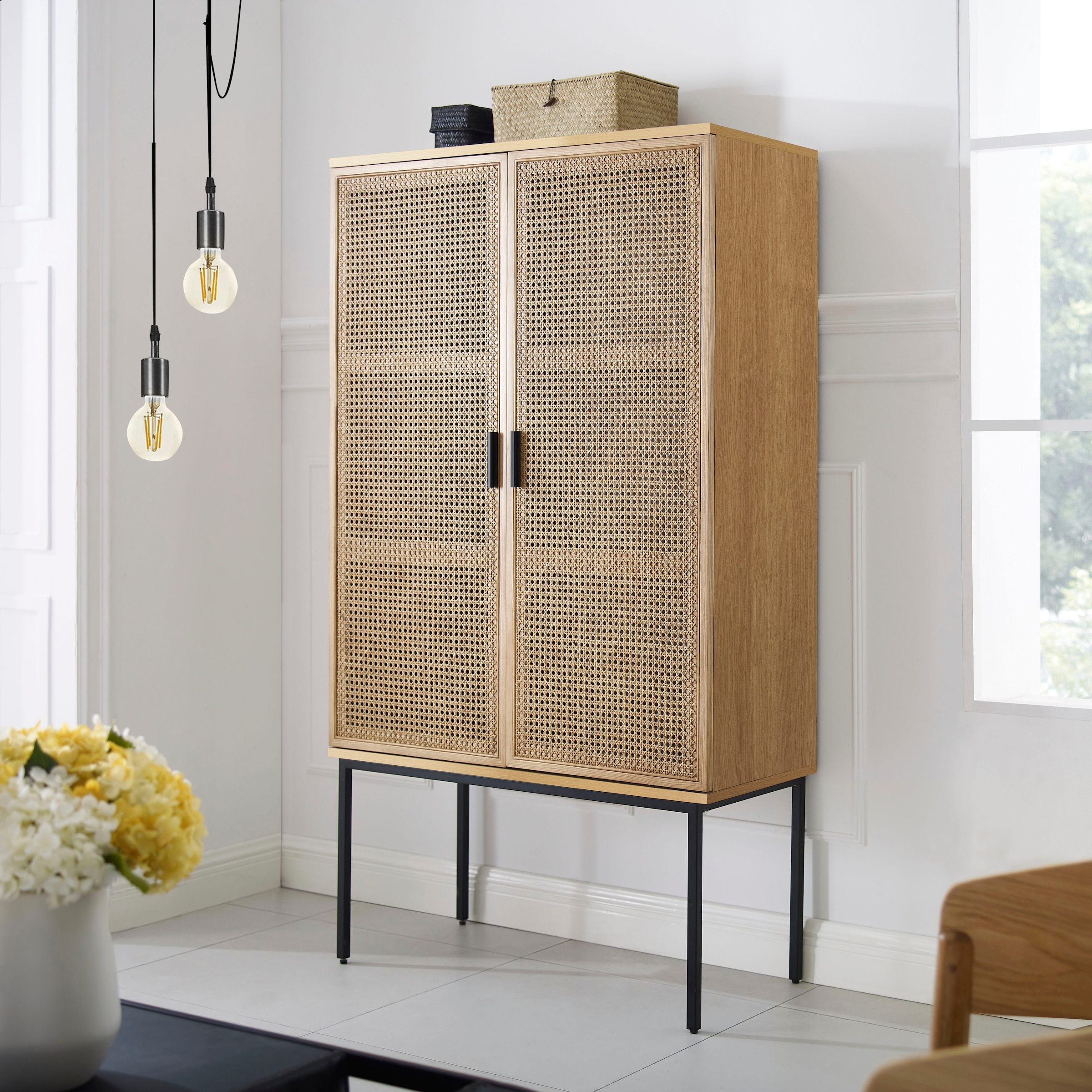 INOSIGN Highboard »Keylea«, Eschenholz-Details, robustem Metallgestell, FSC-zertifiziertem Holz