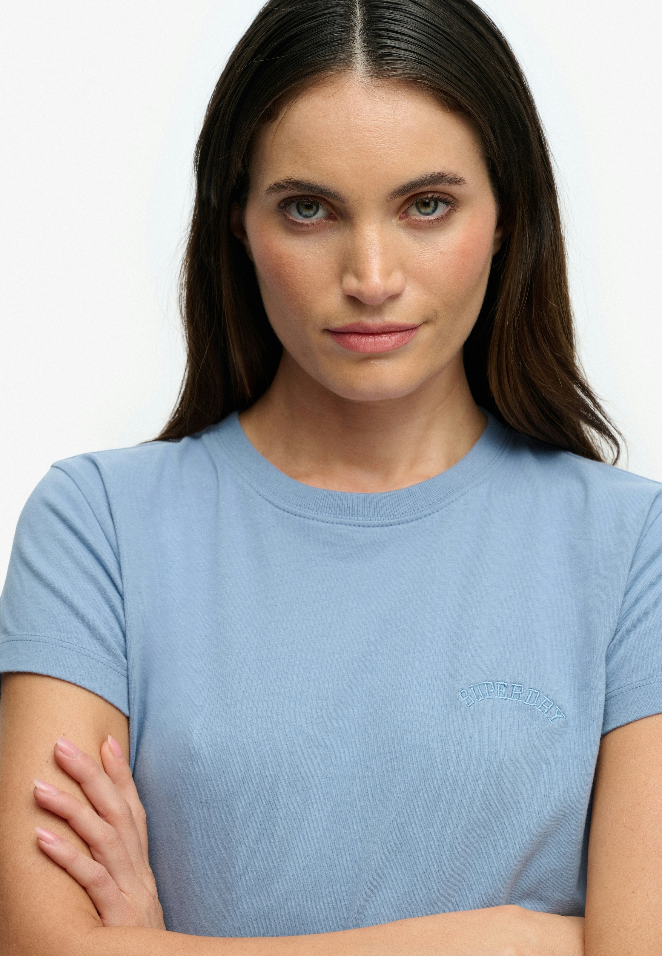 Superdry Kurzarmshirt »SU-ESSENTIAL LOGO 90'S T SHIRT« angenehmes Tragegefühl durch besonders weiche Haptik