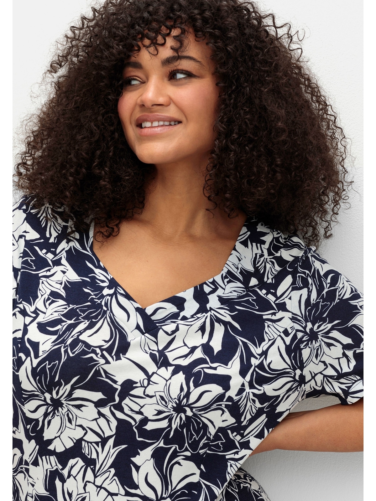 Sheego Jerseykleid »Große Größen«, in A-Linie, mit Blumenprint