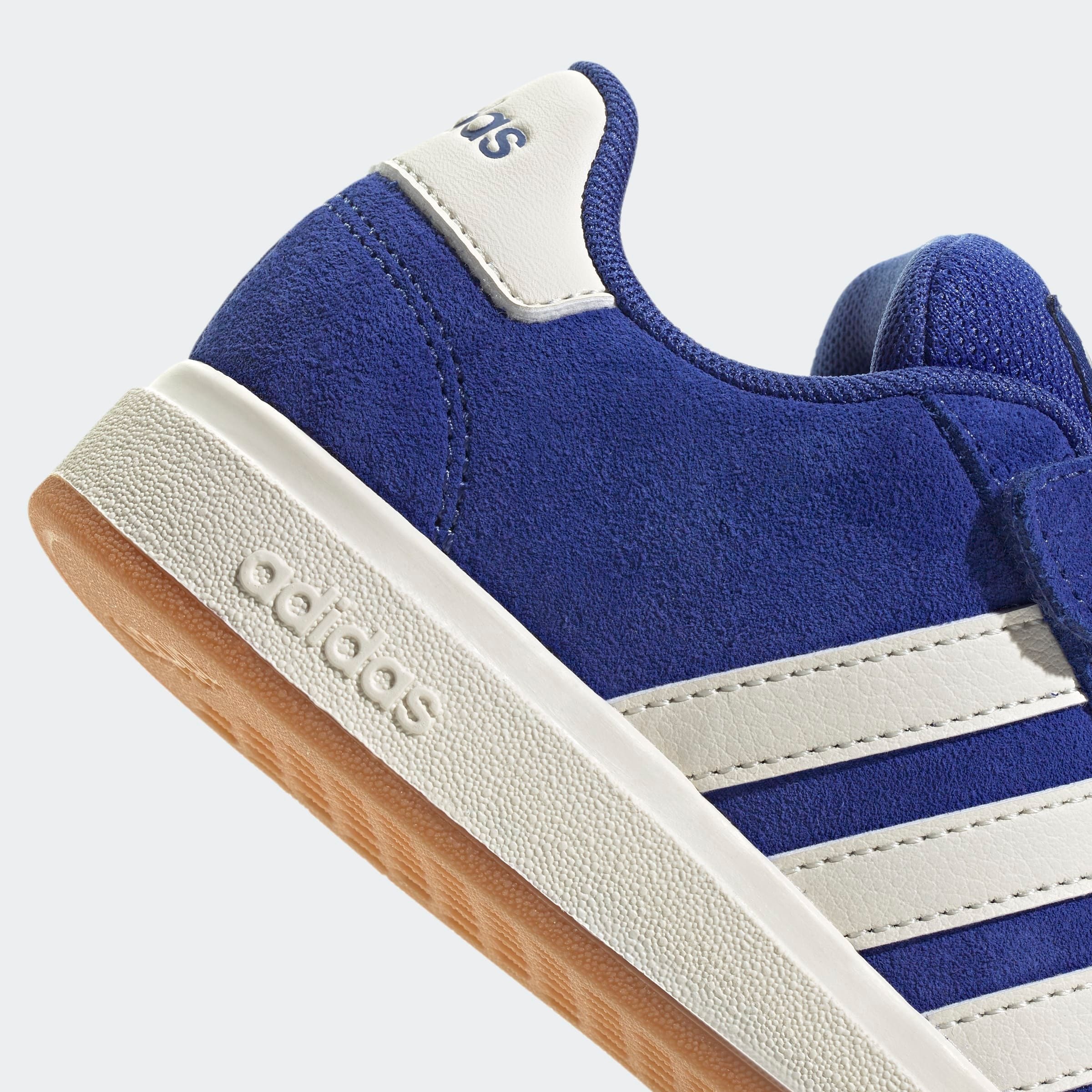 adidas Sportswear Sneaker »GRAND COURT 00S KIDS«, Design auf den Spuren des adidas Superstar