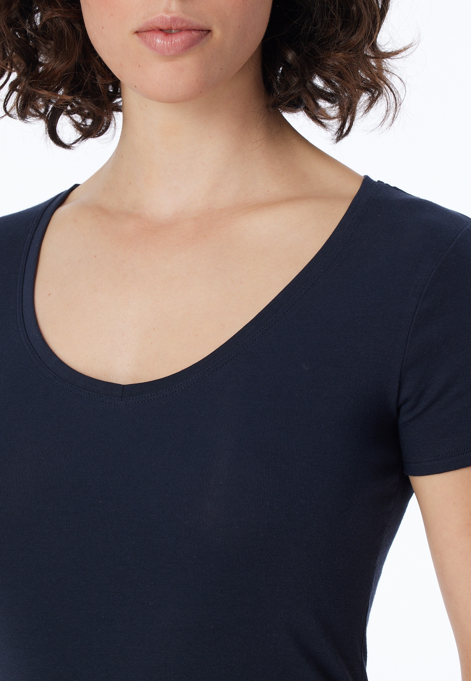 Schiesser T-Shirt »Naturschönheit« mit V-Ausschnitt, kurzem Arm, Feinripp-Qualität
