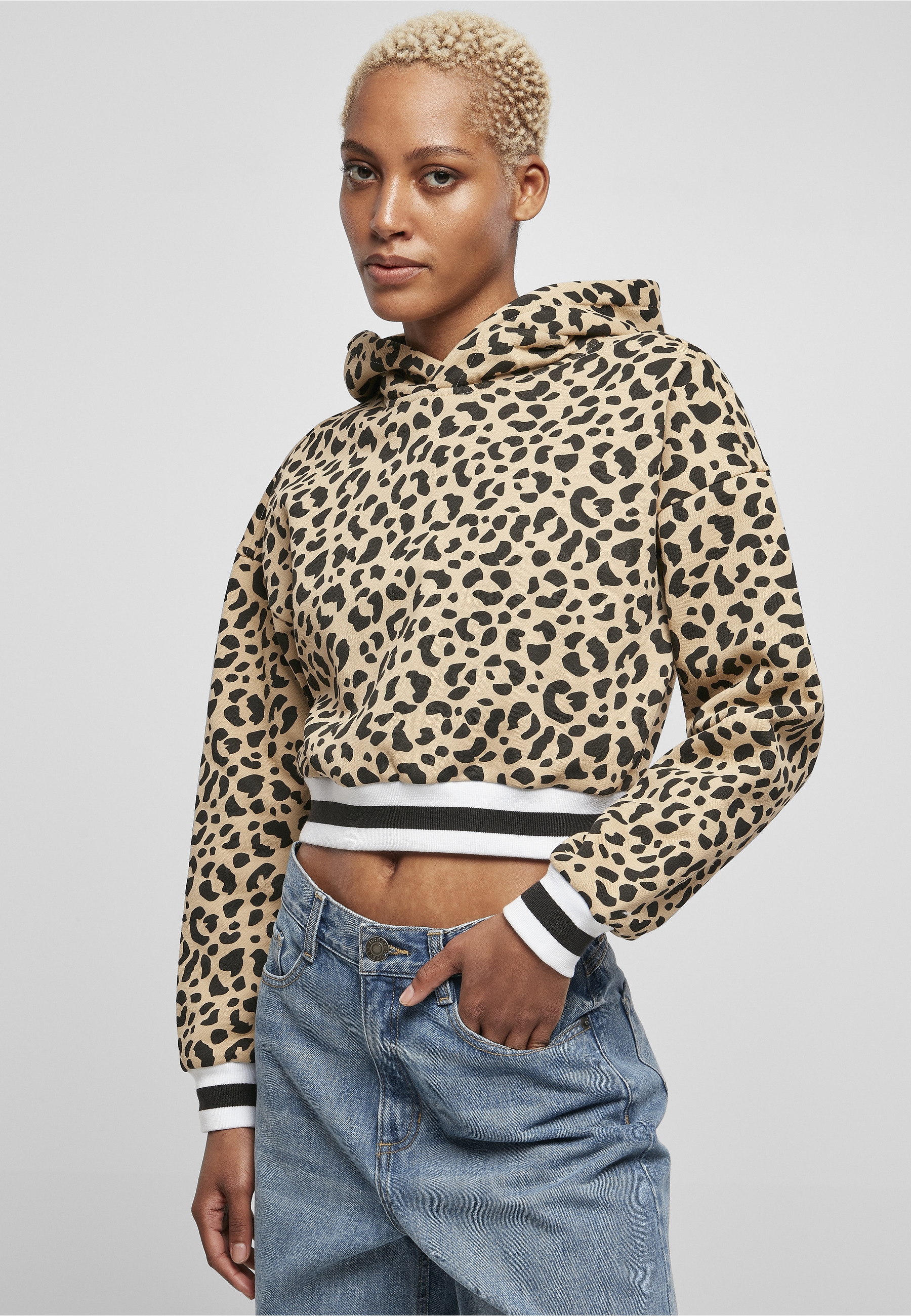 URBAN CLASSICS Kapuzensweatshirt »Urban Classics Damen Ladies Short AOP College Hoody«, 1 Stk.
