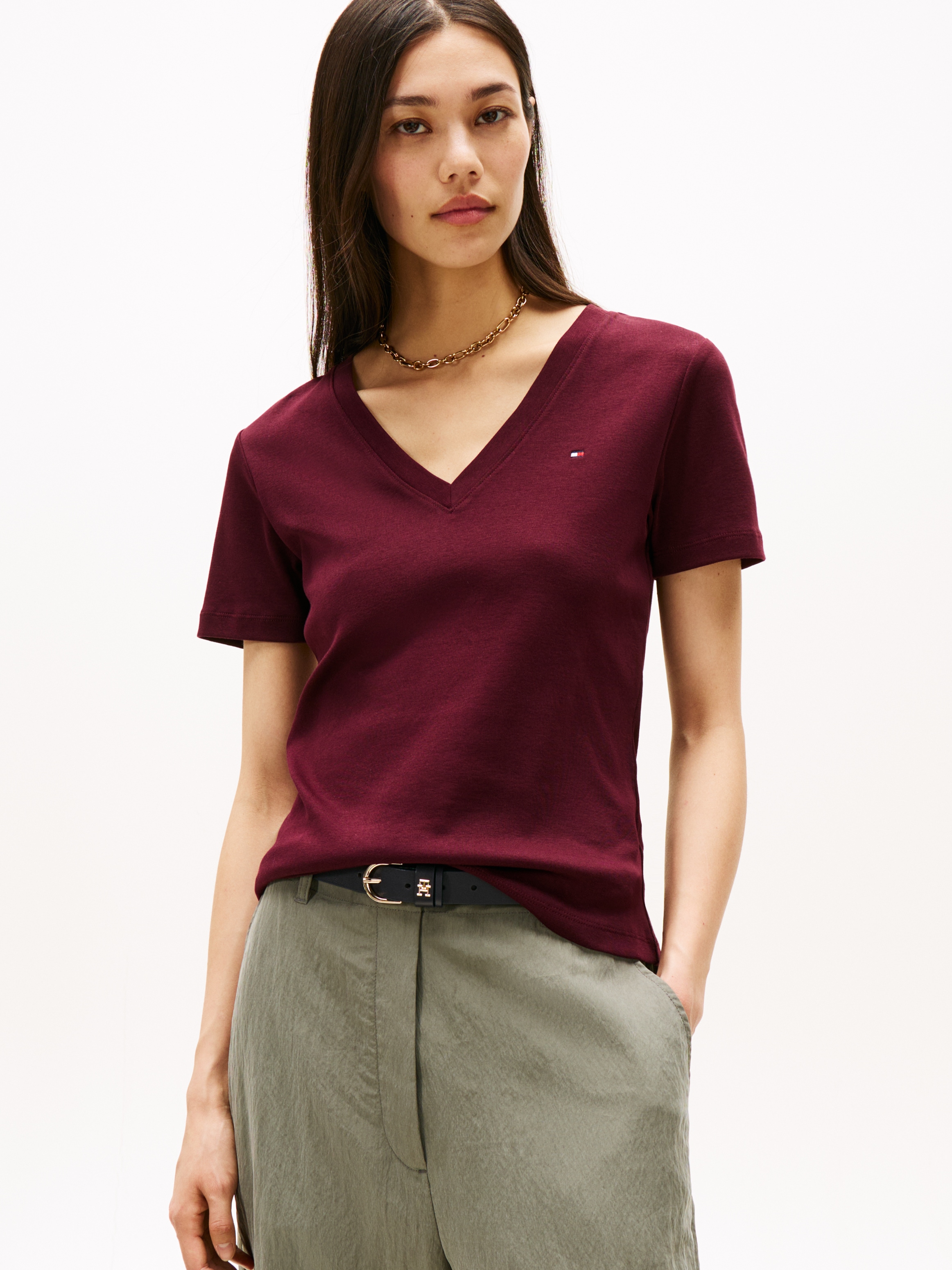 Tommy Hilfiger T-Shirt "SLIM CODY V-NECK SHORT SLEEVE" aus Baumwolle, Logostickerei, gestreift