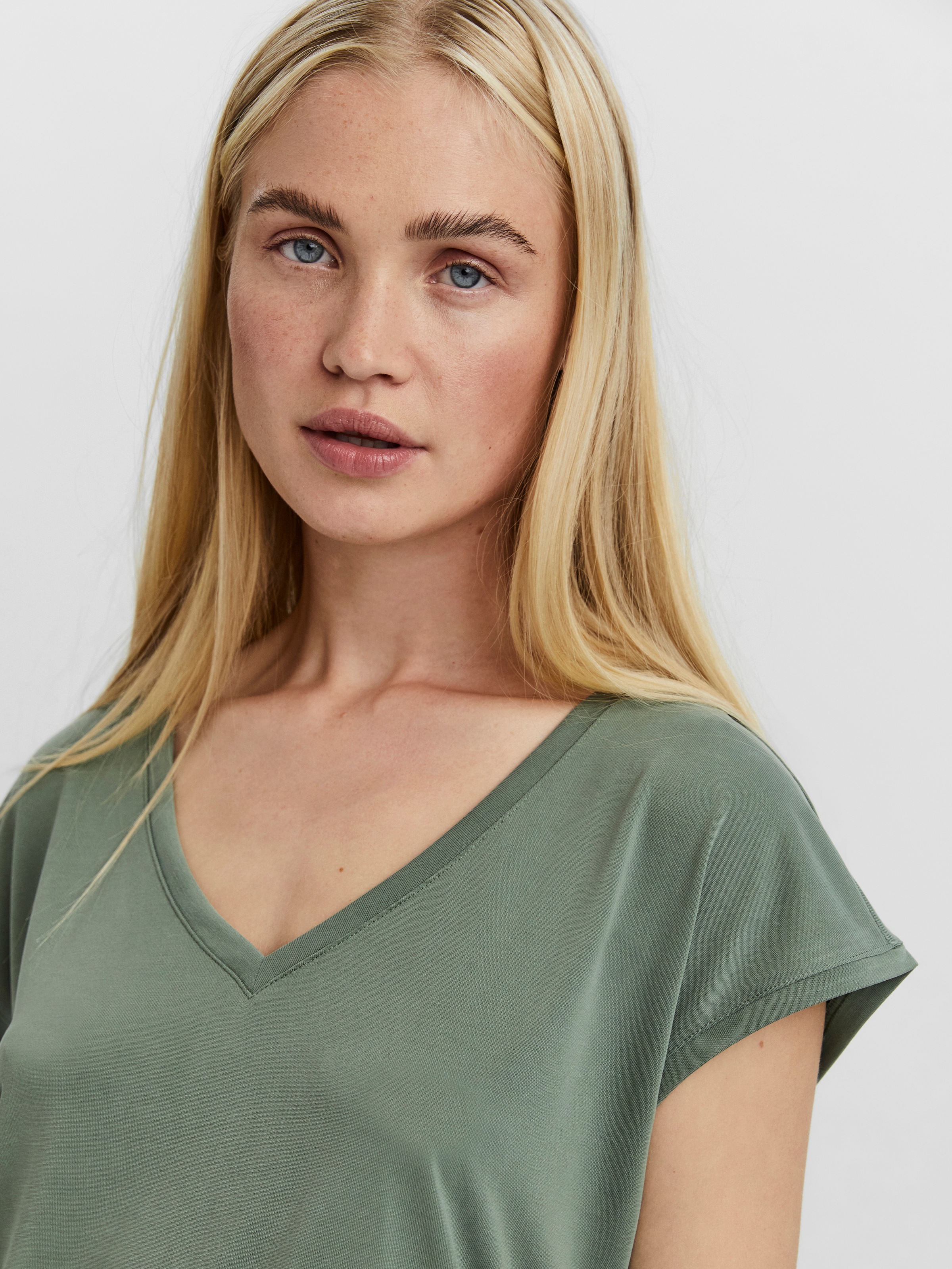 Vero Moda V-Shirt "VMFILLI SS V-NECK TEE GA NOOS" Materialmix, relaxed fit günstig online kaufen