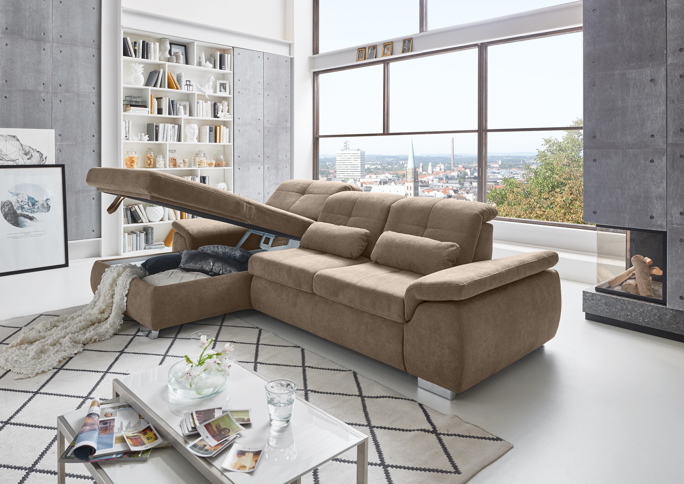 Die PlanBar Ecksofa "MP-IN16037 L-Form, Breite 289 cm, mit Federkern-Polsterung" mit Sitztiefenverstellung & Zierkissen
