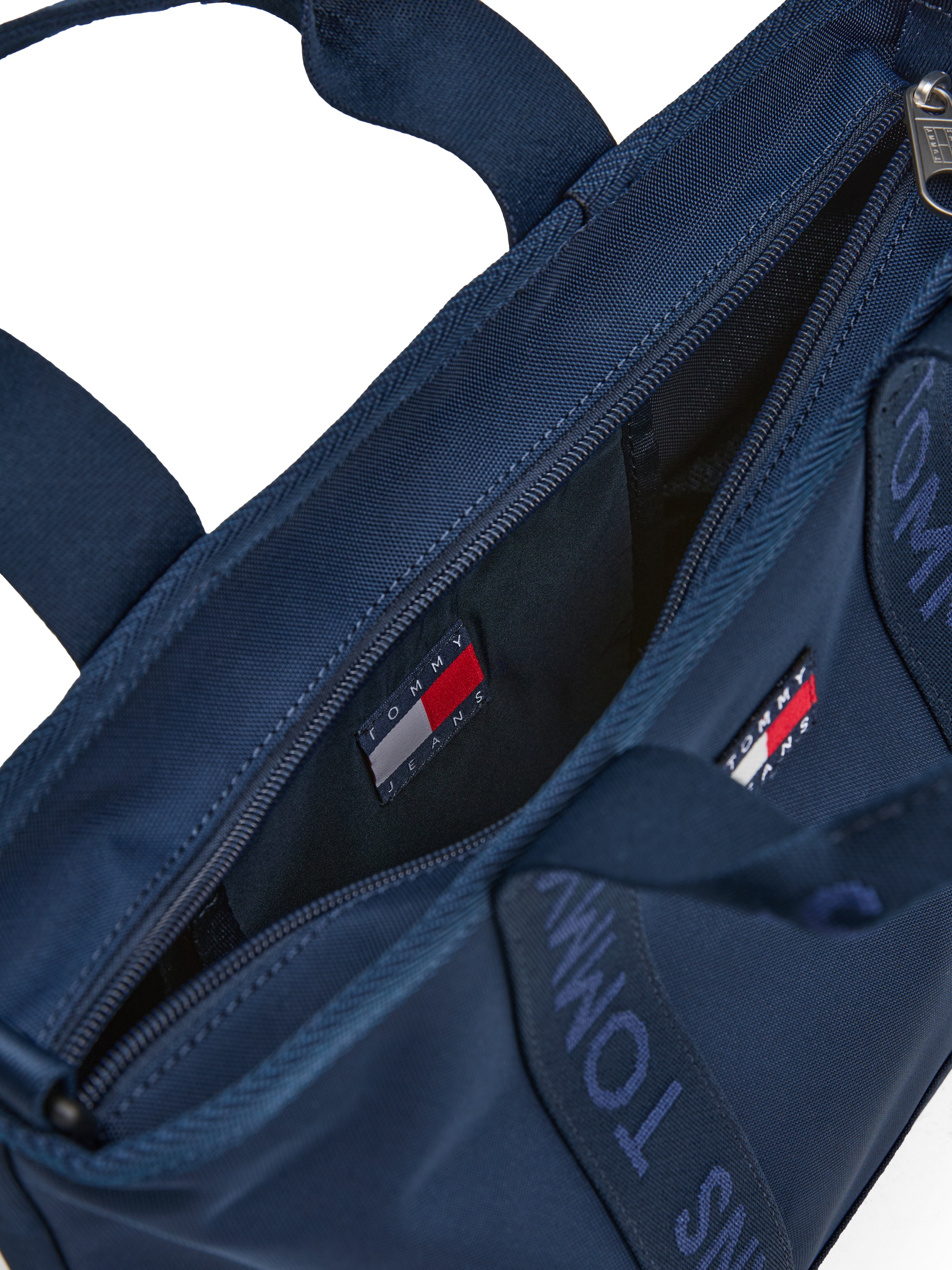Tommy Jeans Tragetasche »TJW DAILY MINI TOTE«, Damen Umhängetasche, Schultertasche mit plakativem Logo-Schriftzug
