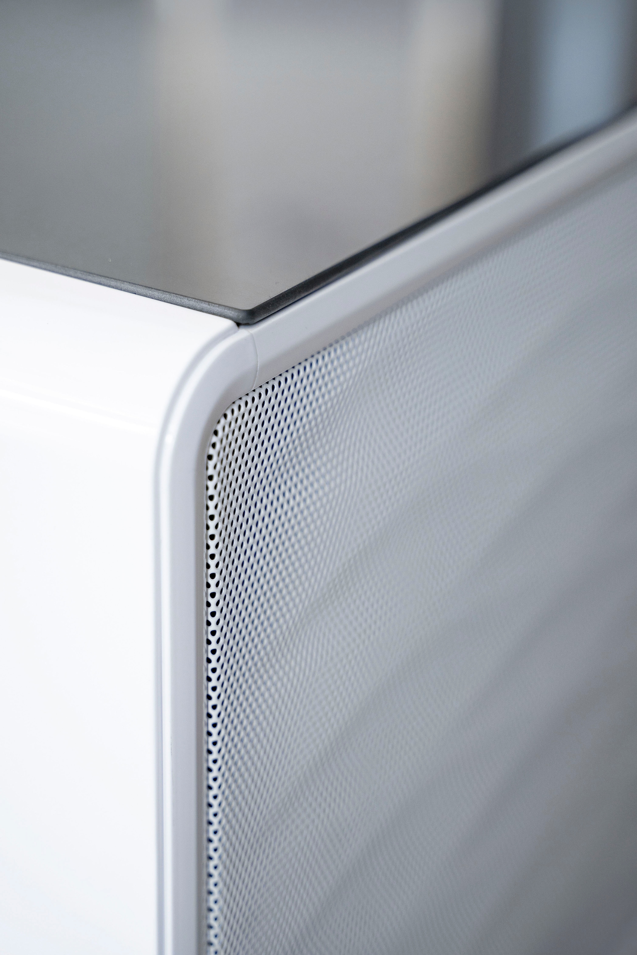 Caso Getränkekühlschrank »793 Sound & Cool White«, 793, 46 cm hoch, 130,5 cm breit, Loungetisch mit Kühlfächern, Soundbar und Lademöglichkeiten