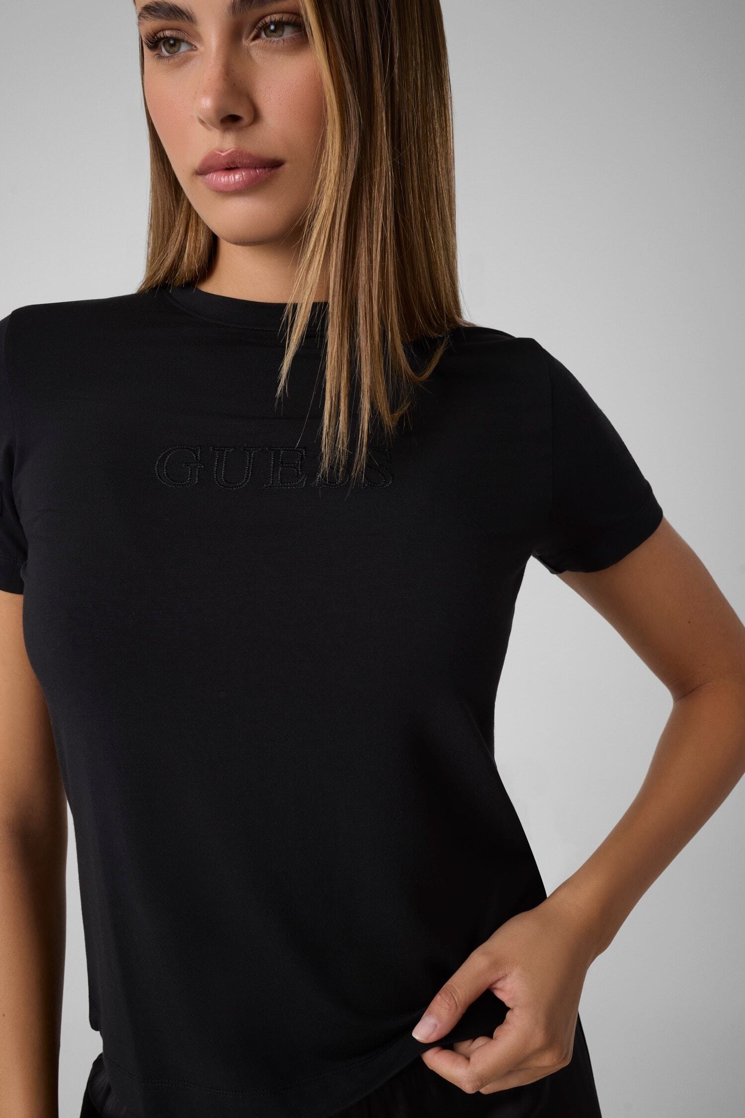 Guess Damen Schwarz T-Shirt O6gi00 Kbf92 Regular Fit - Bild 3