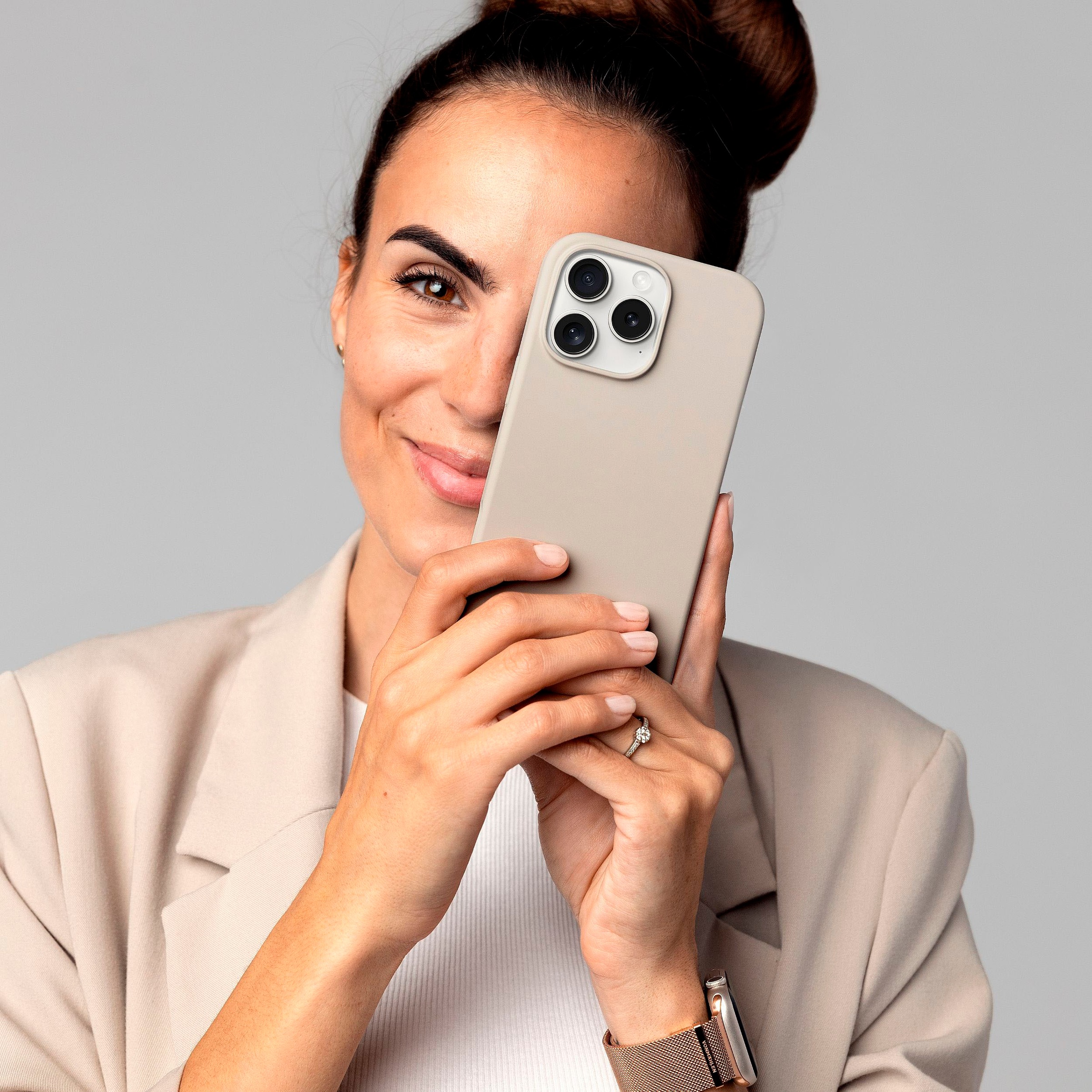 VONMÄHLEN Smartphone-Hülle »iPhone 16 Pro Max, Soft Silicone Case - Cream«