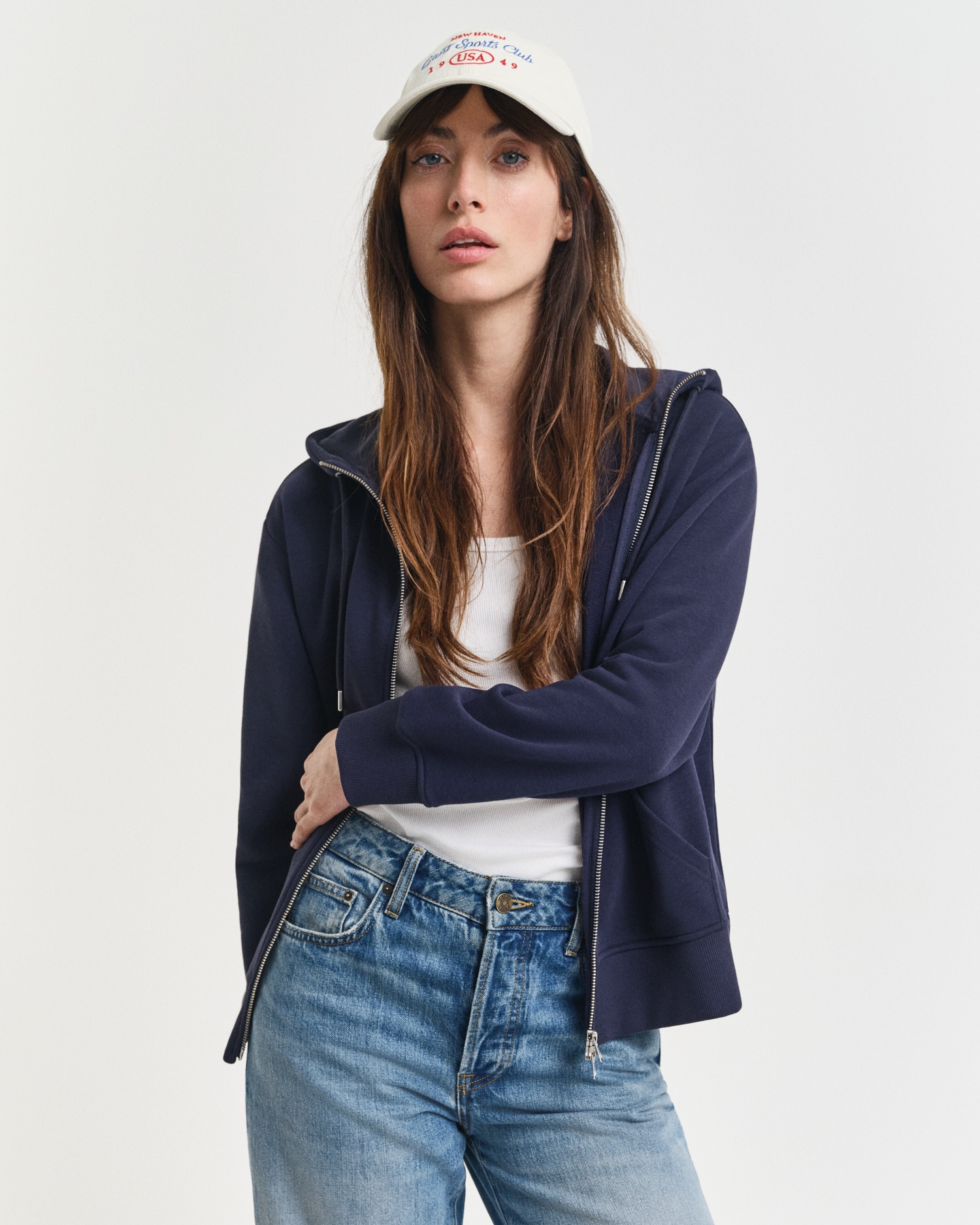 Gant Kapuzensweatjacke »SHIELD ZIP HOODIE«, Grafische GANT-Stickerei auf der Brust