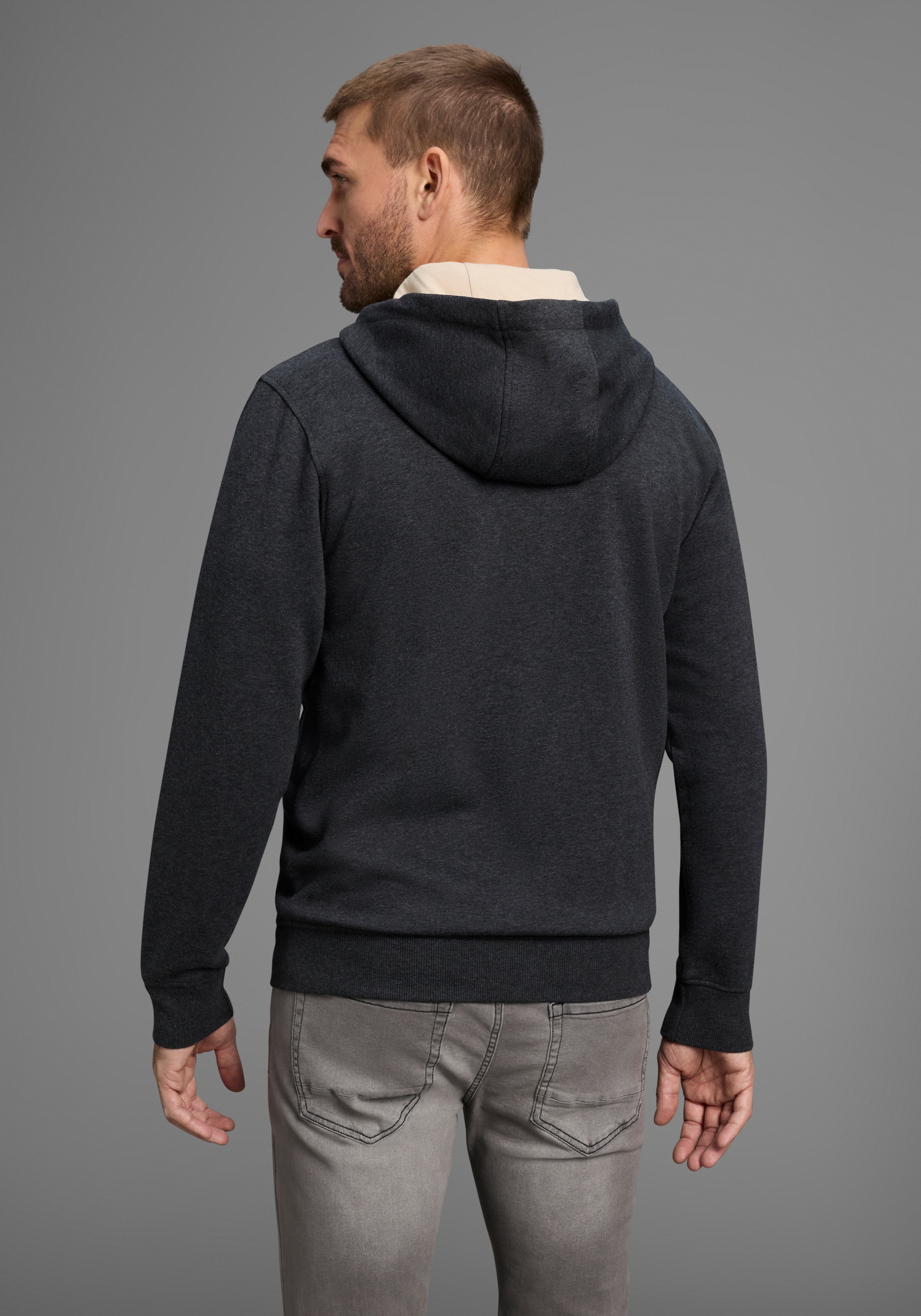 Bruno Banani Kapuzensweatjacke, moderner Brustprint günstig online kaufen