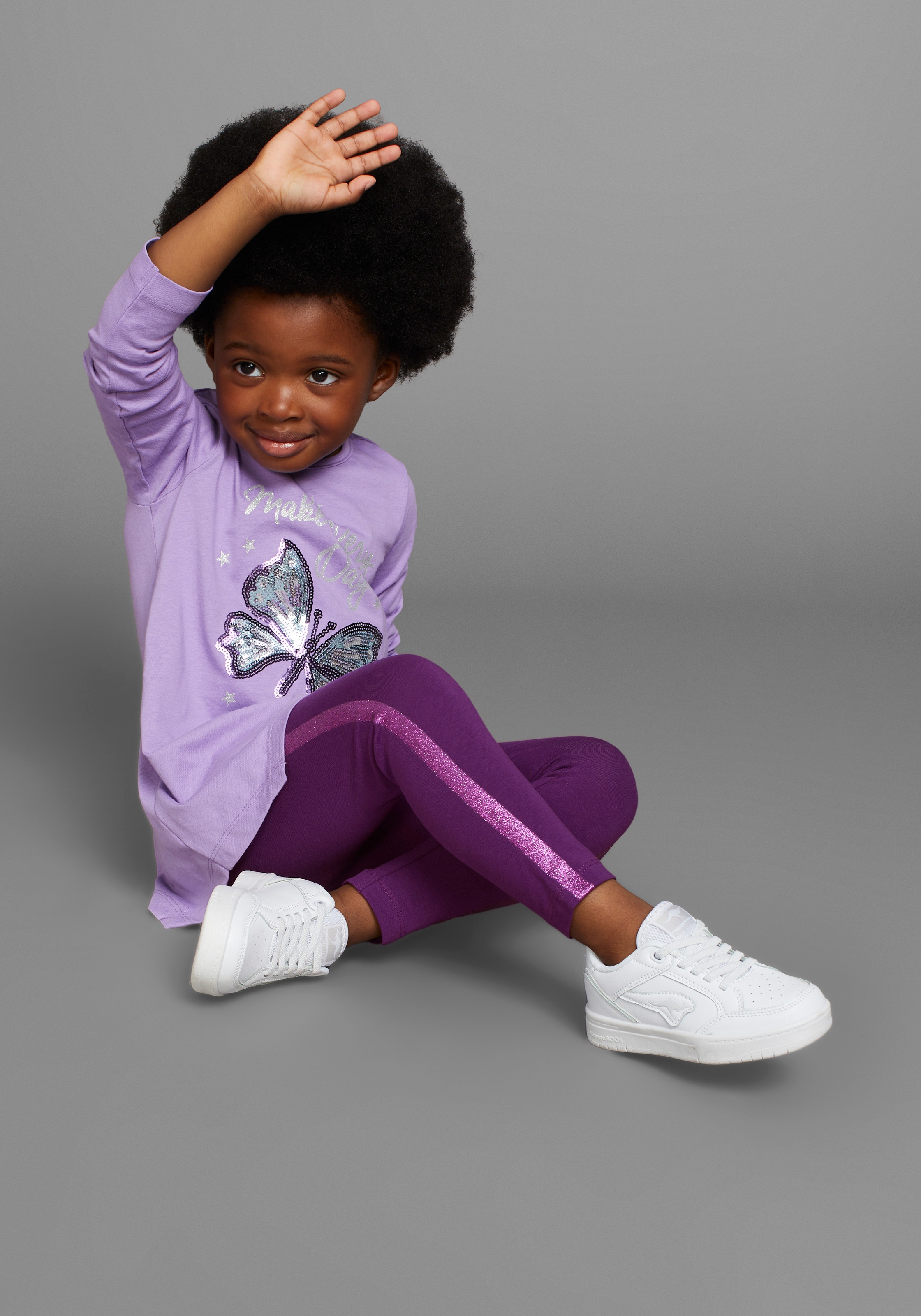 KIDSWORLD Langarmshirt & Leggings »2tlg. Set Shirt + Leggings mit Glitzerdetails«, niedlicher Schmetterling für kleine Mädchen