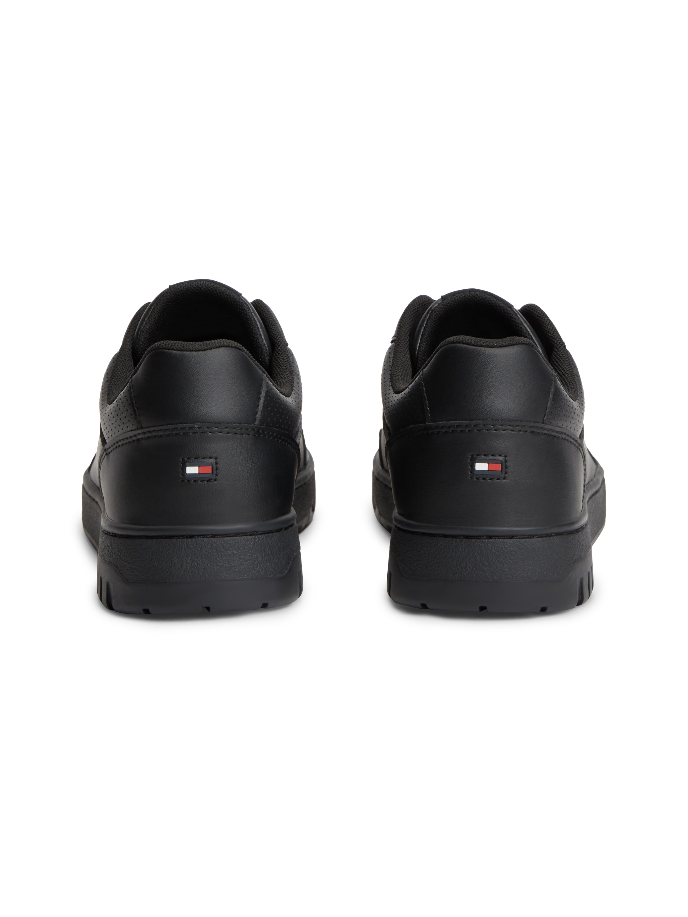 Tommy Hilfiger Sneaker »TH BASKET CORE LEATHER«  Halbschuh, Schnürer mit Perforation am gepolsterten Schaftrand