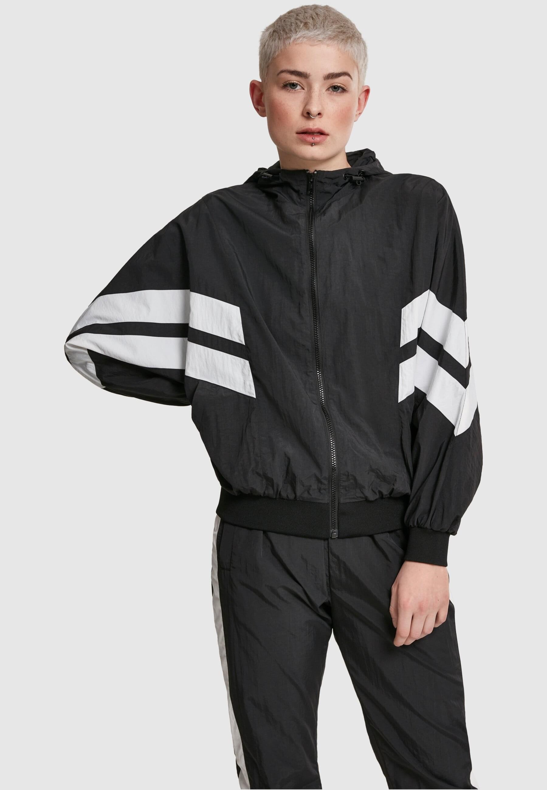 URBAN CLASSICS Allwetterjacke »Urban Classics Damen Ladies Crinkle Batwing Jacket«, (1 St.), mit Kapuze