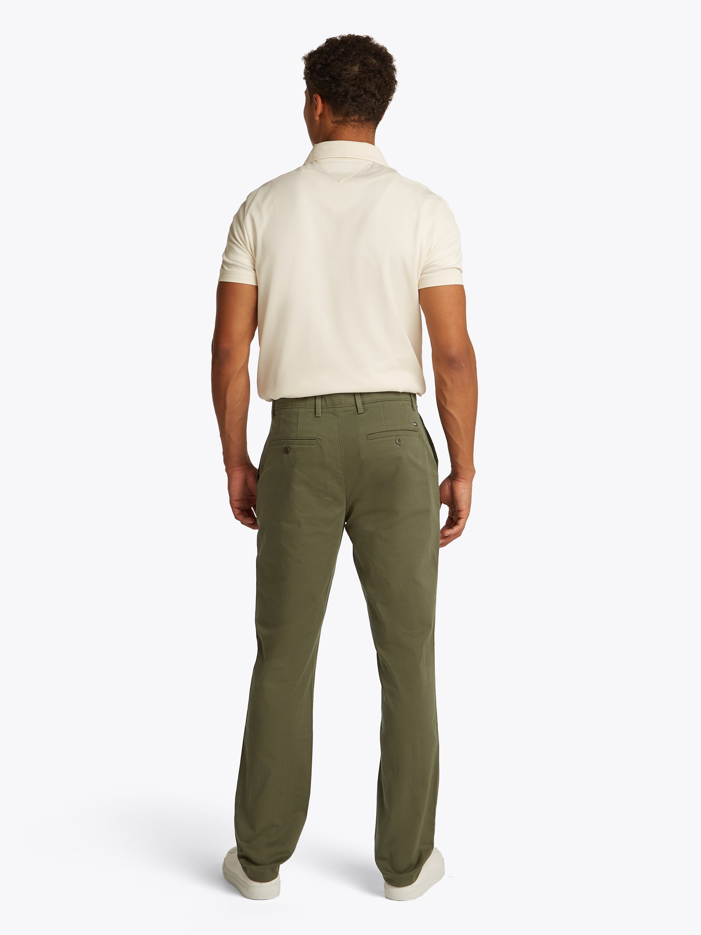 Tommy Hilfiger Chinohose »DENTON CHINO SATIN«, mit Gesäßtaschen mit Knopf, Logostickerei