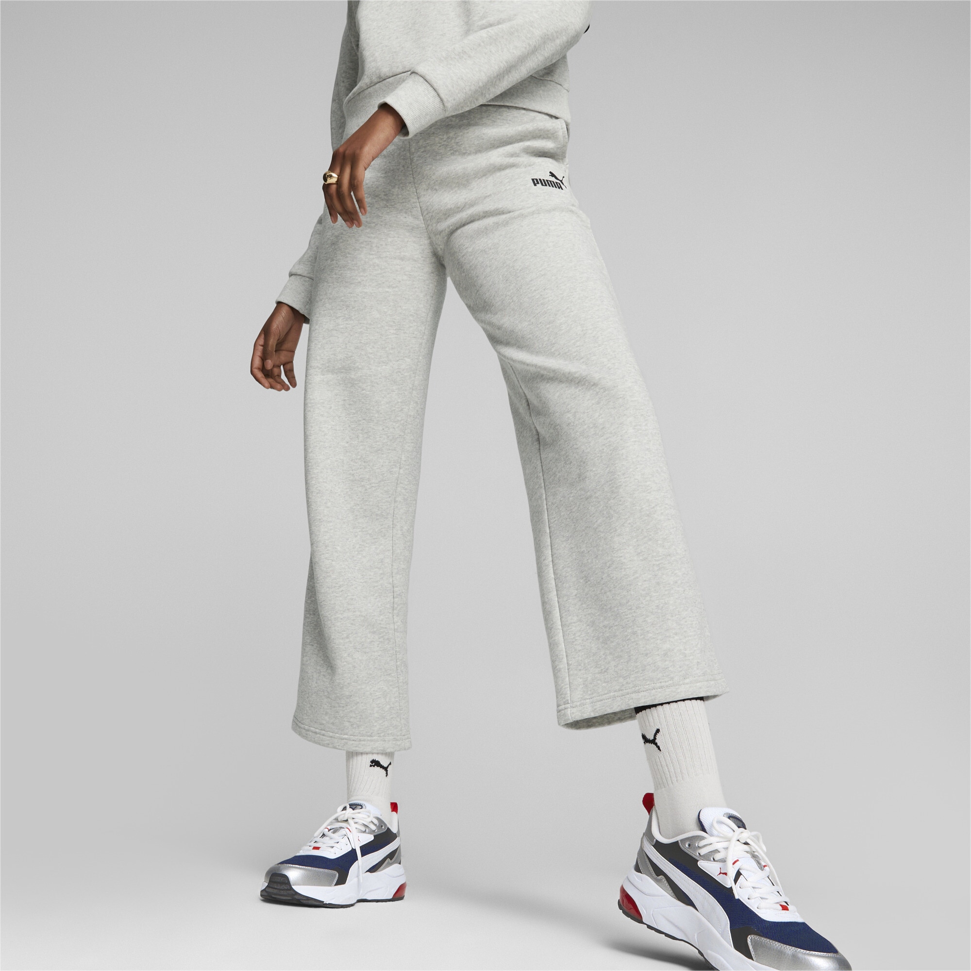 PUMA Sporthose »ESS+ Straight Leg Jogginghose Damen«