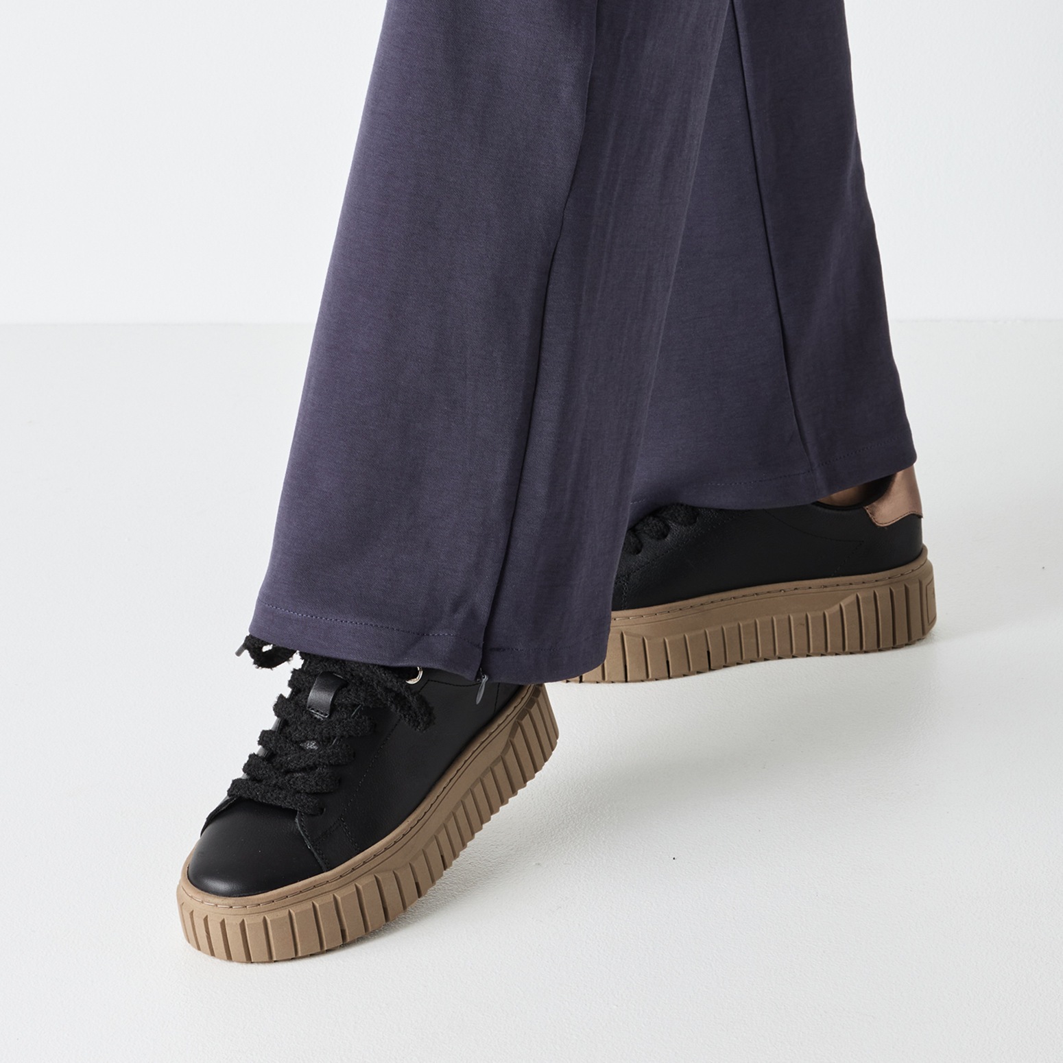 Tamaris Plateausneaker, Freizeitschuh, Halbschuh, Schnürschuh mit Kontrastb günstig online kaufen