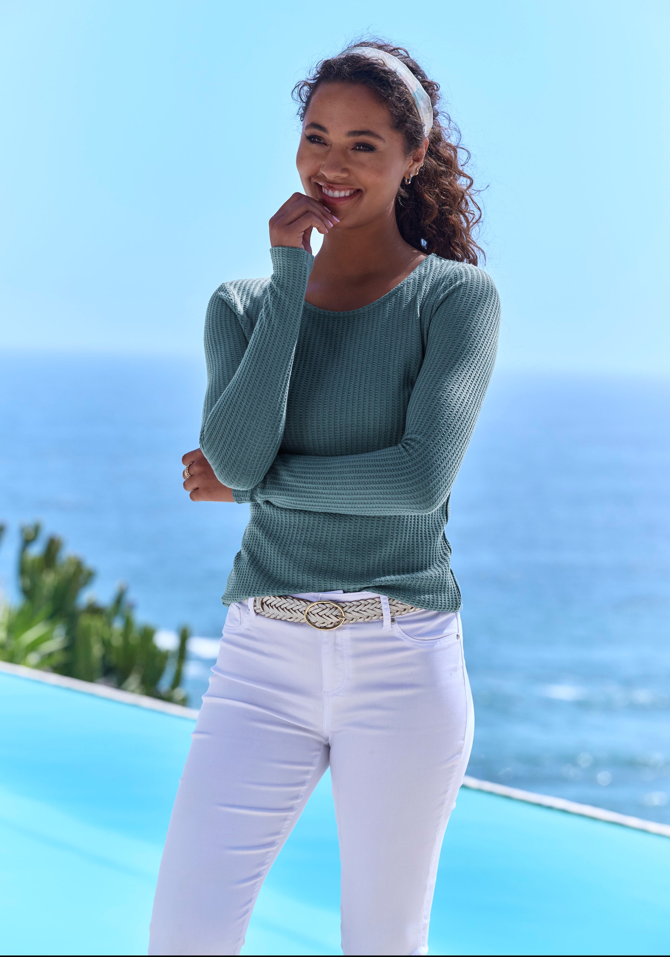 LASCANA Langarmshirt »in modischer Piqué-Optik«, aus pflegeleichter Qualität mit Viskose
