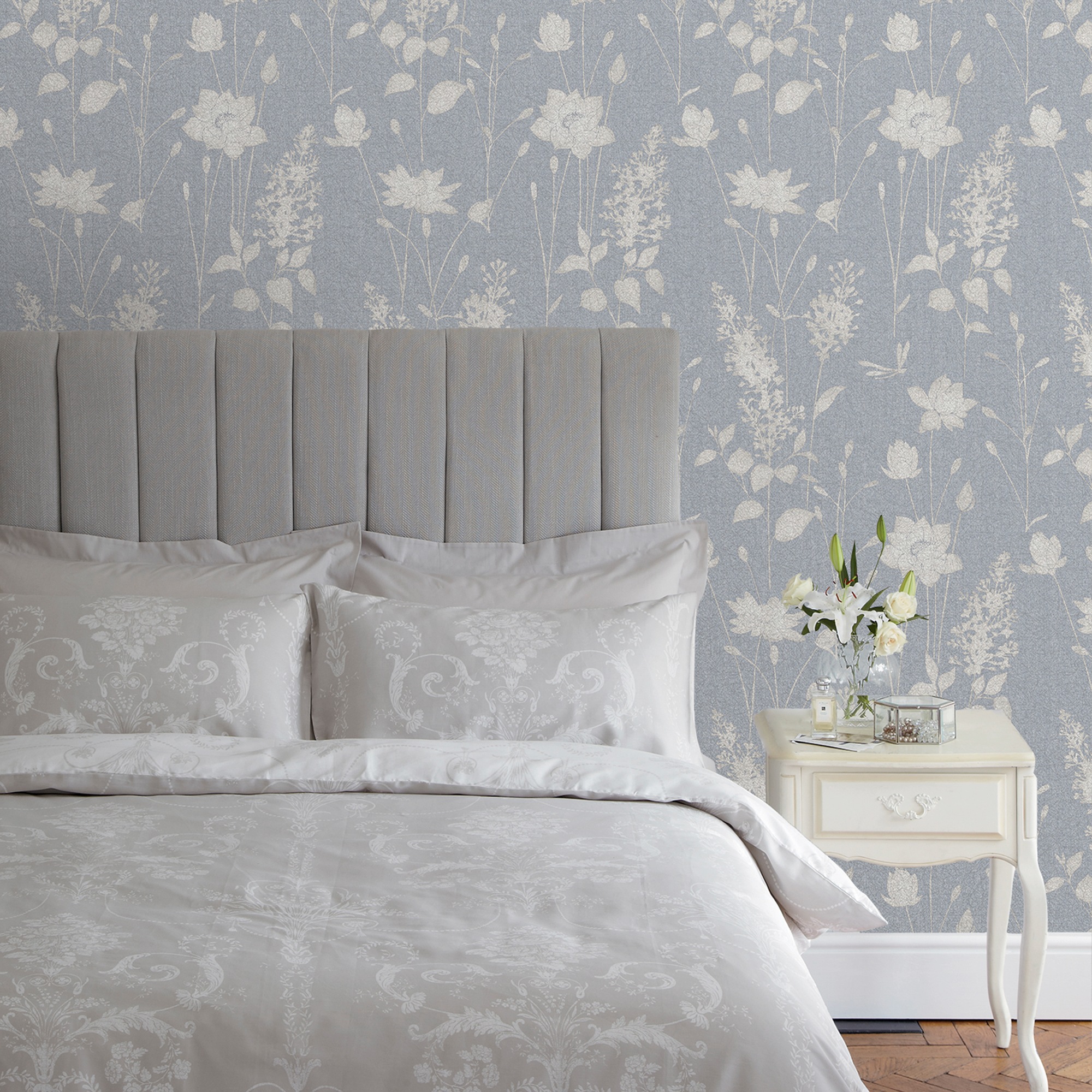 LAURA ASHLEY Vliestapete »Dragonfly Garden«, gemustert, FSC® zertifiziert, mit lebhaftem Druck, 10 Meter Länge