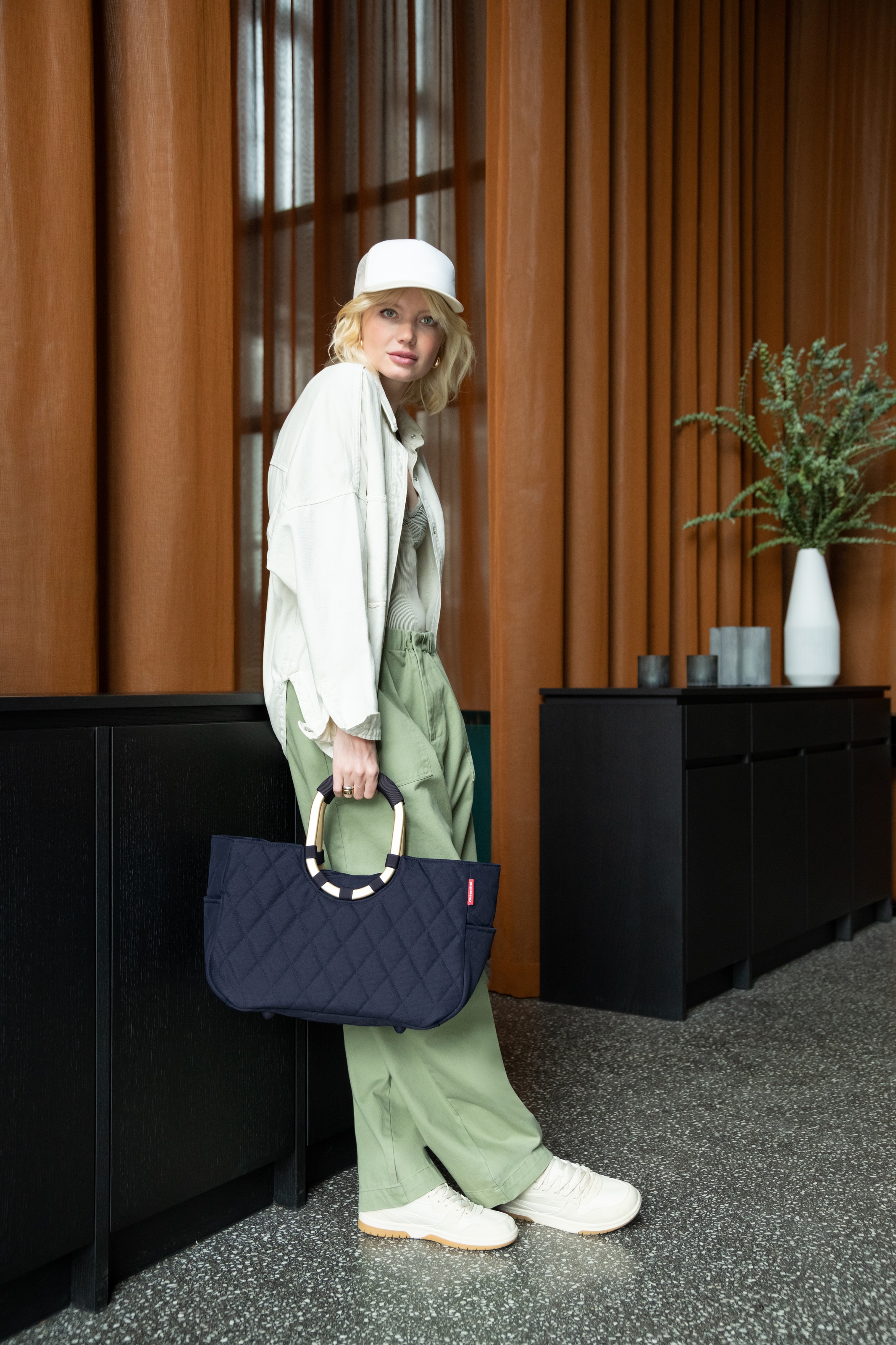 reisenthel loopshopper M Shopping Bag Rhombus Midnight Gold 3