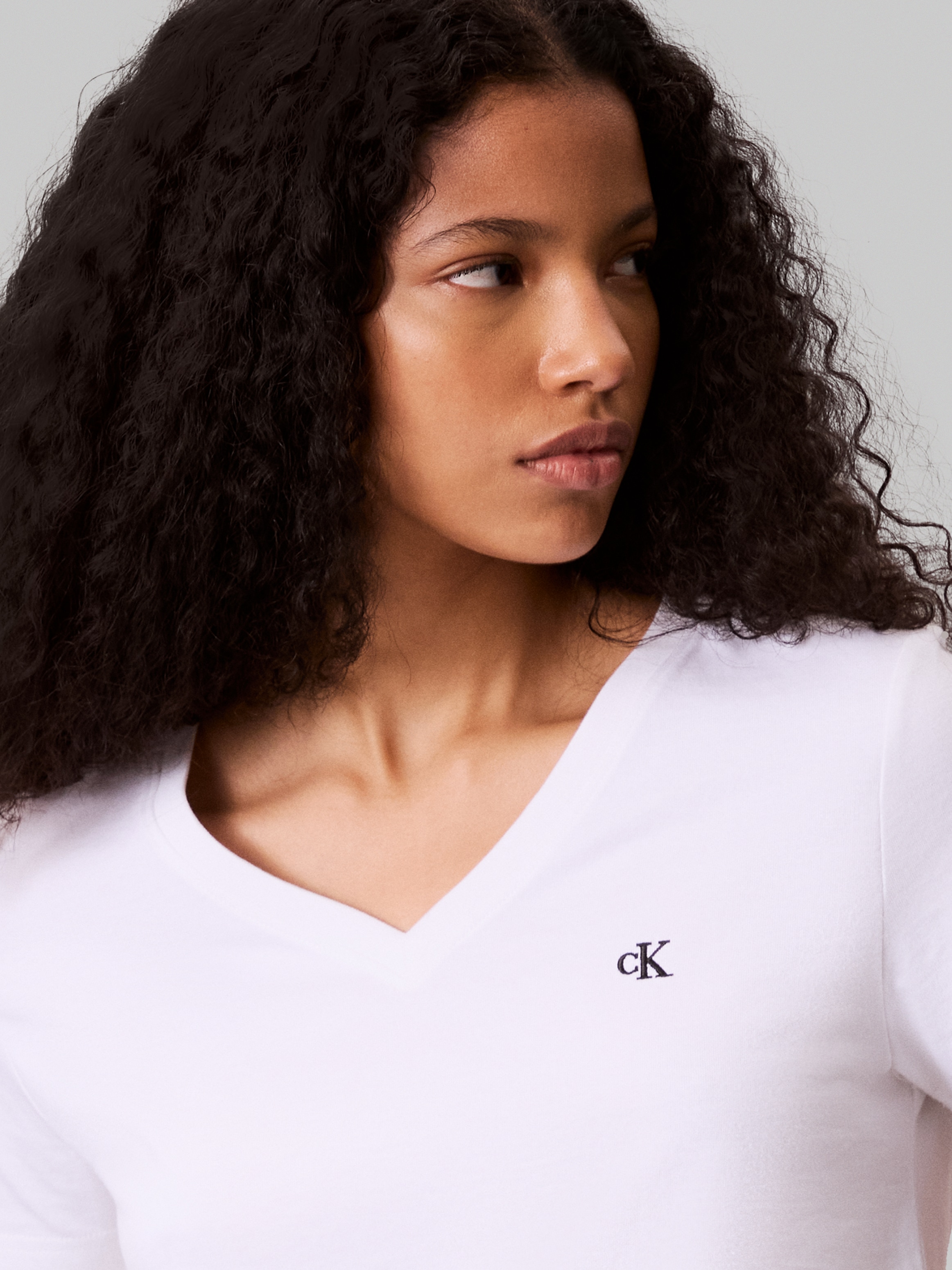 Calvin Klein Jeans T-Shirt »Archive Jersey Vnk Tee EU«, Mit V-Ausschnitt