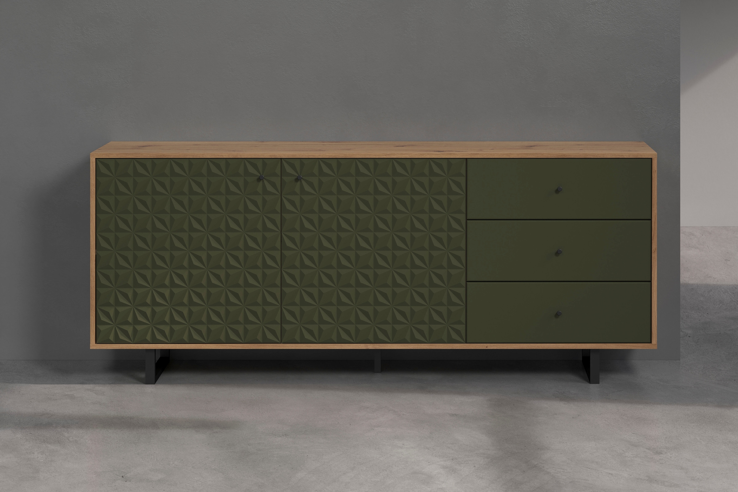 Places of Style Sideboard »Ferretti«, Wohnzimmerkommode mit besonderer Fräsung und Füße/Griffe aus Metall