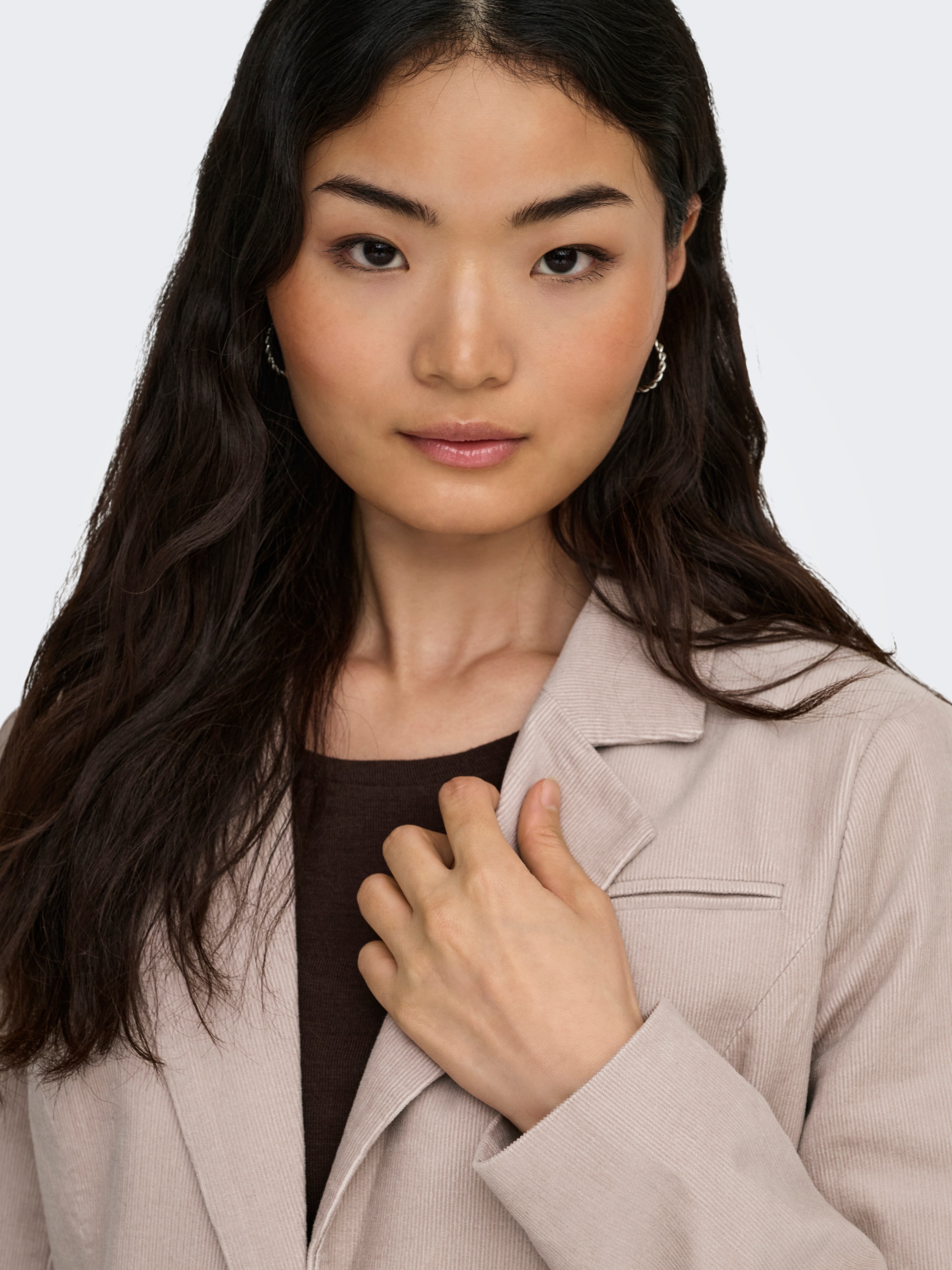 Thumbnail - ONLY Kurzblazer "ONLNESSA L/S CORD FIT BLAZER CC TLR" aus Cord, regular fit, schmale Ärmel