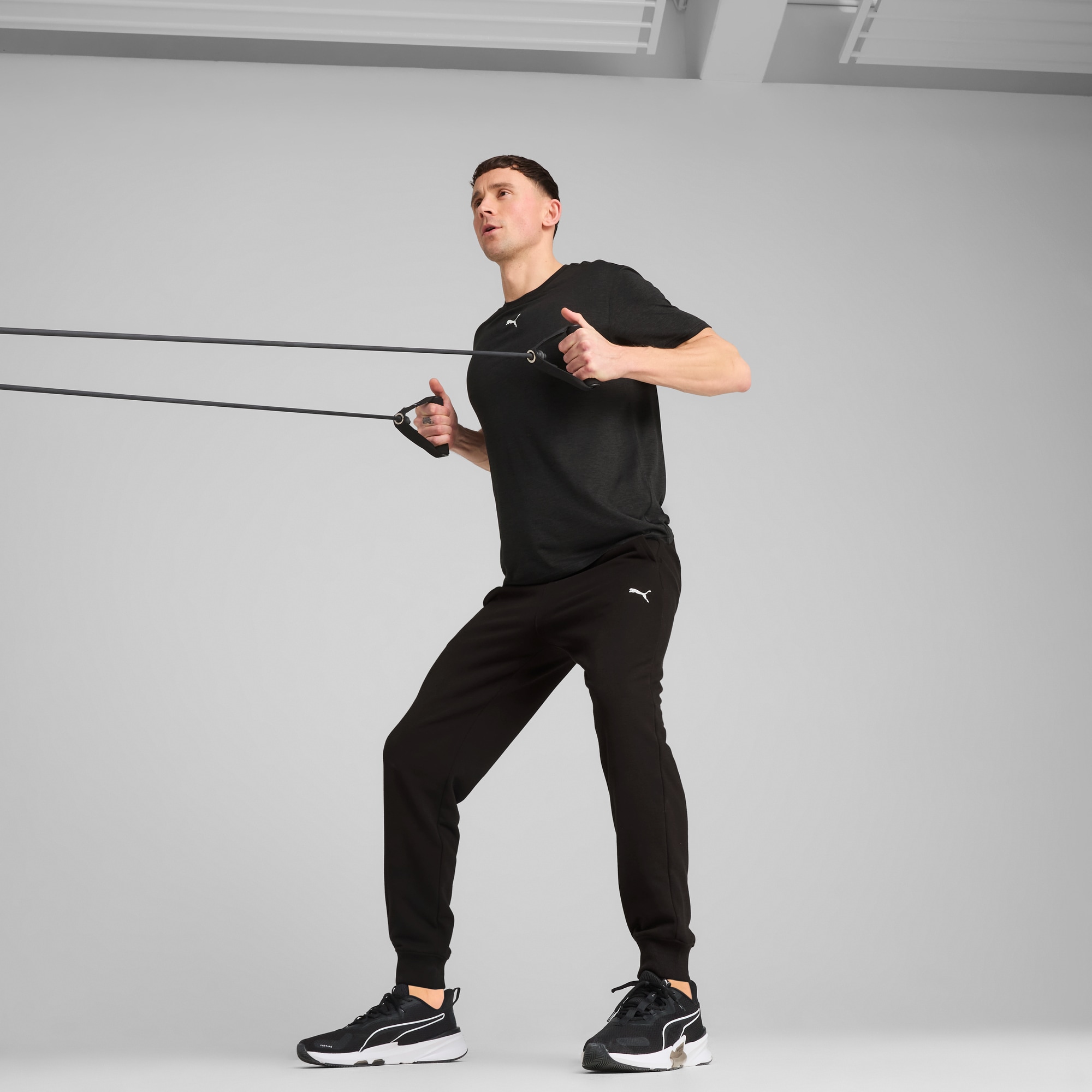 PUMA Trainingshose »M TAD ESSENTIALS FRENCH TERRY JOGGER«