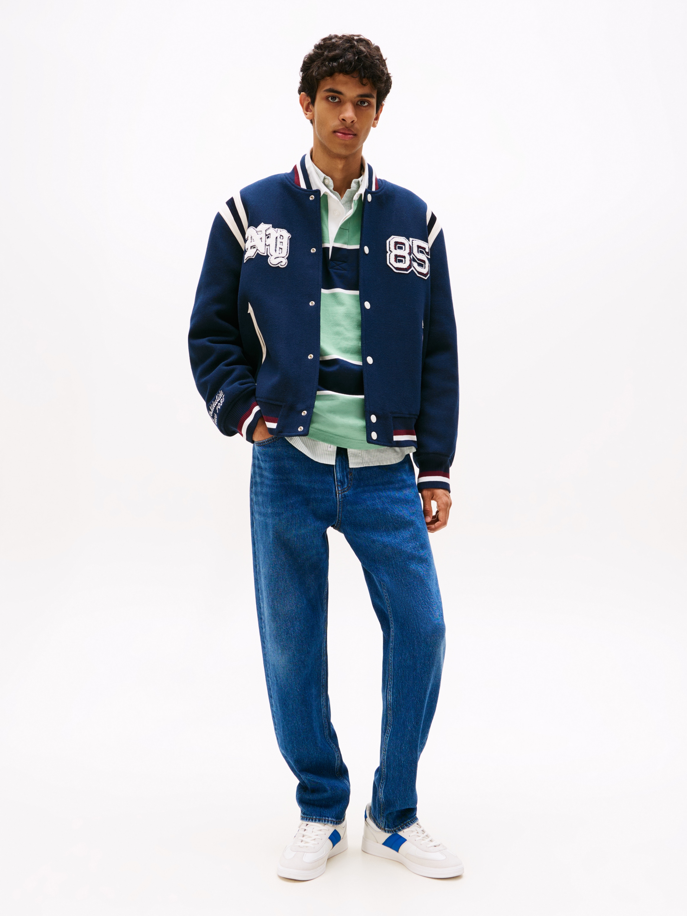 Tommy Jeans Gerade Jeans »Isaac Relaxed Tapered«, Mit Gürtelschlaufen