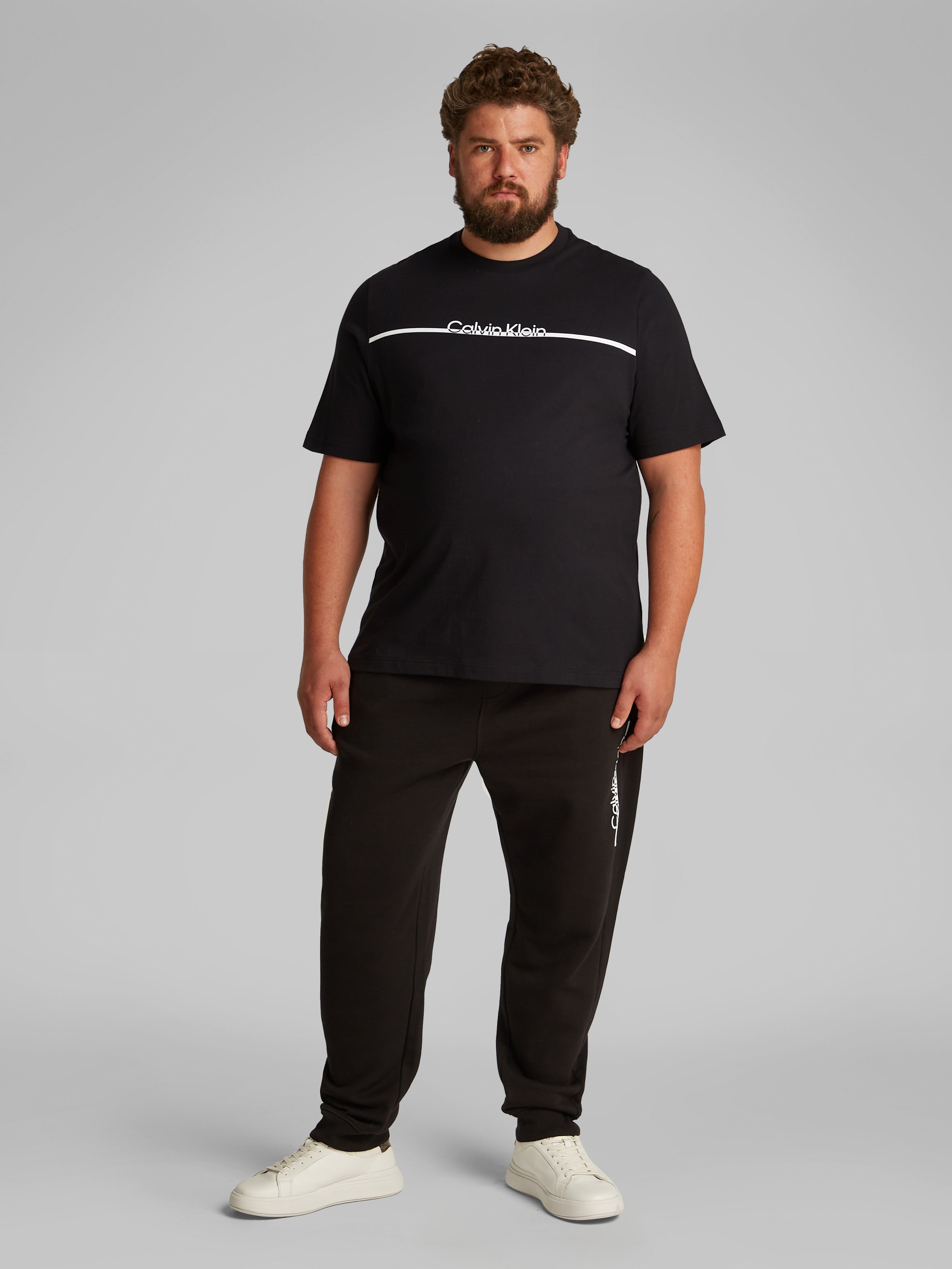 Calvin Klein Big&Tall Rundhalsshirt »BT_SPLIT LINE LOGO T-SHIRT«, in Großen Größen mit Logoprint