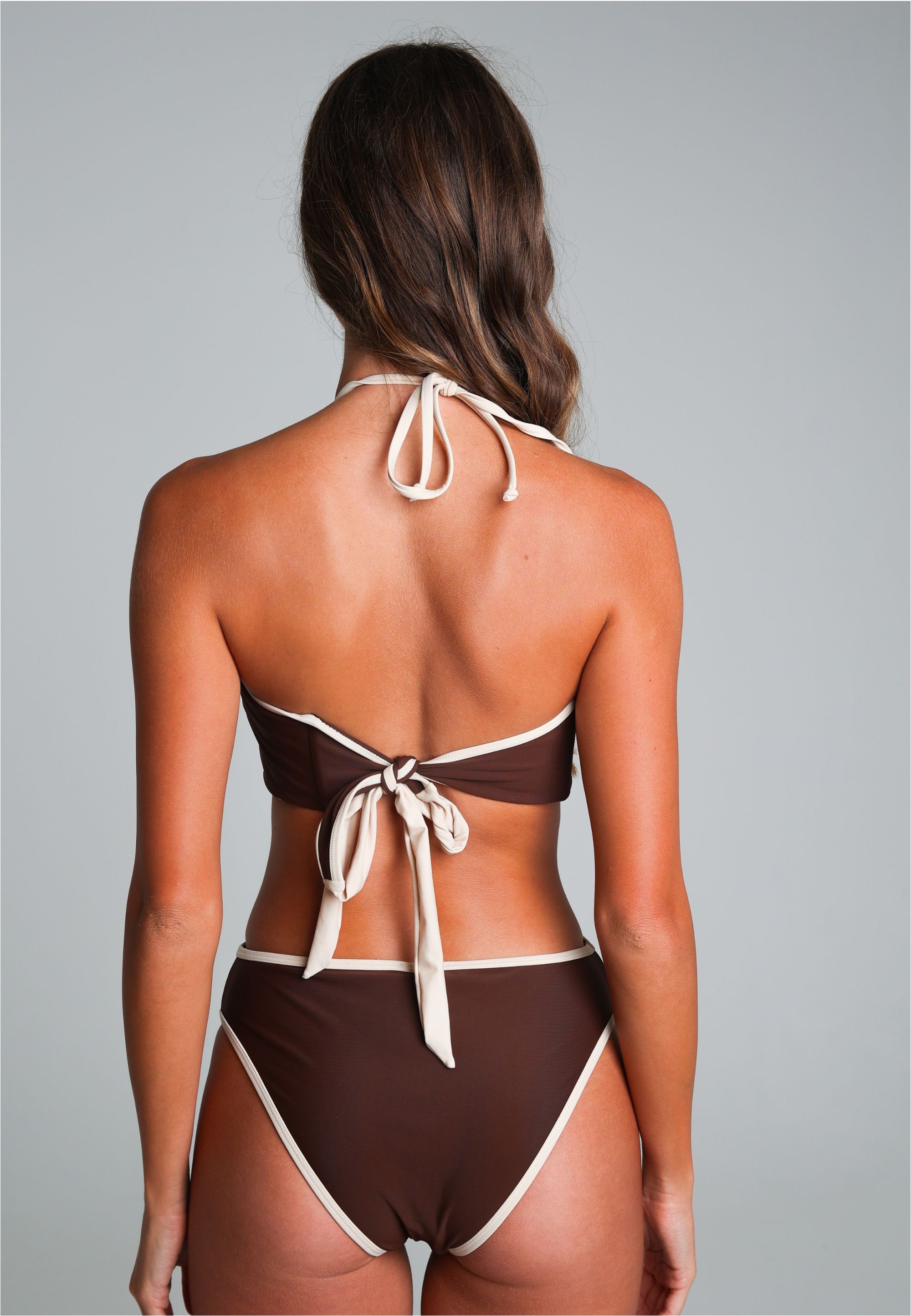 Moda Minx Badeanzug, (1 St.), mit tollen Cut-Outs