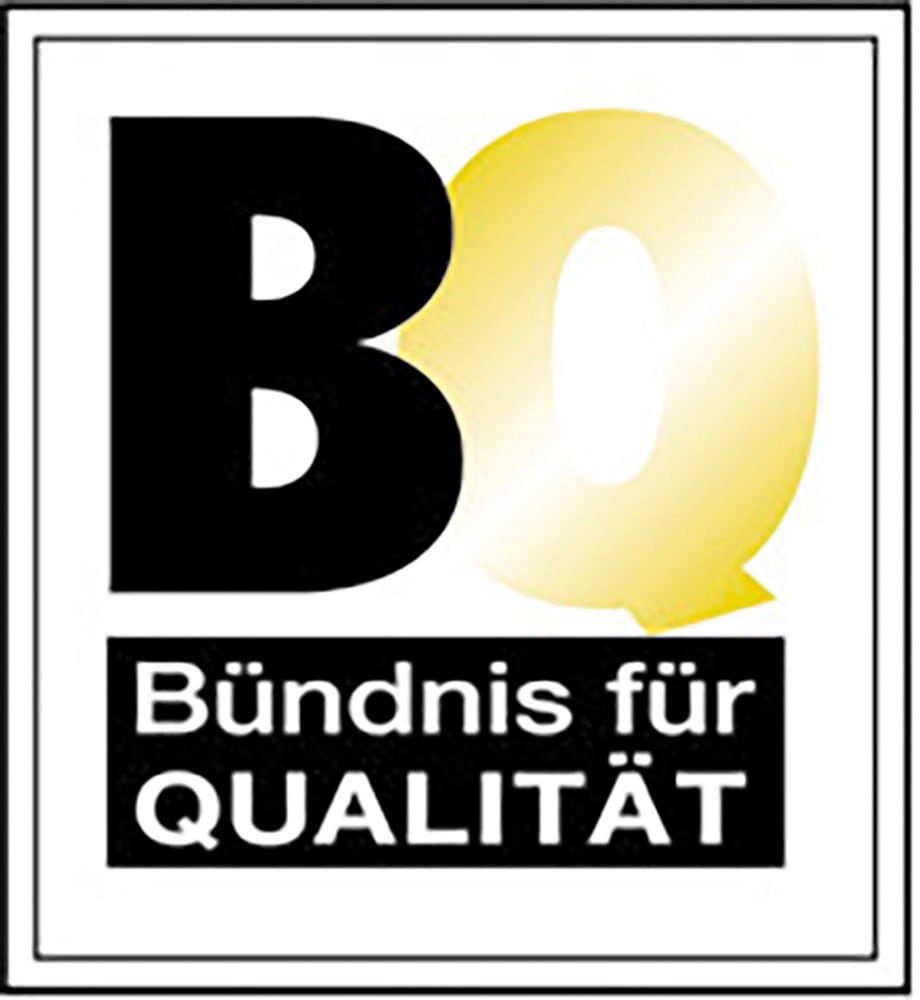 Wimex Kleiderschrank »Mugano,in 8 Breiten,3 Höhen,2 Tiefen, viele Farben, Made in Germany«, (in Basic oder Premium Ausstattung mit 2 weiteren Einlegeböden), mit langen oder kurzen Griffen aus Metall, mit oder ohne Spiegel