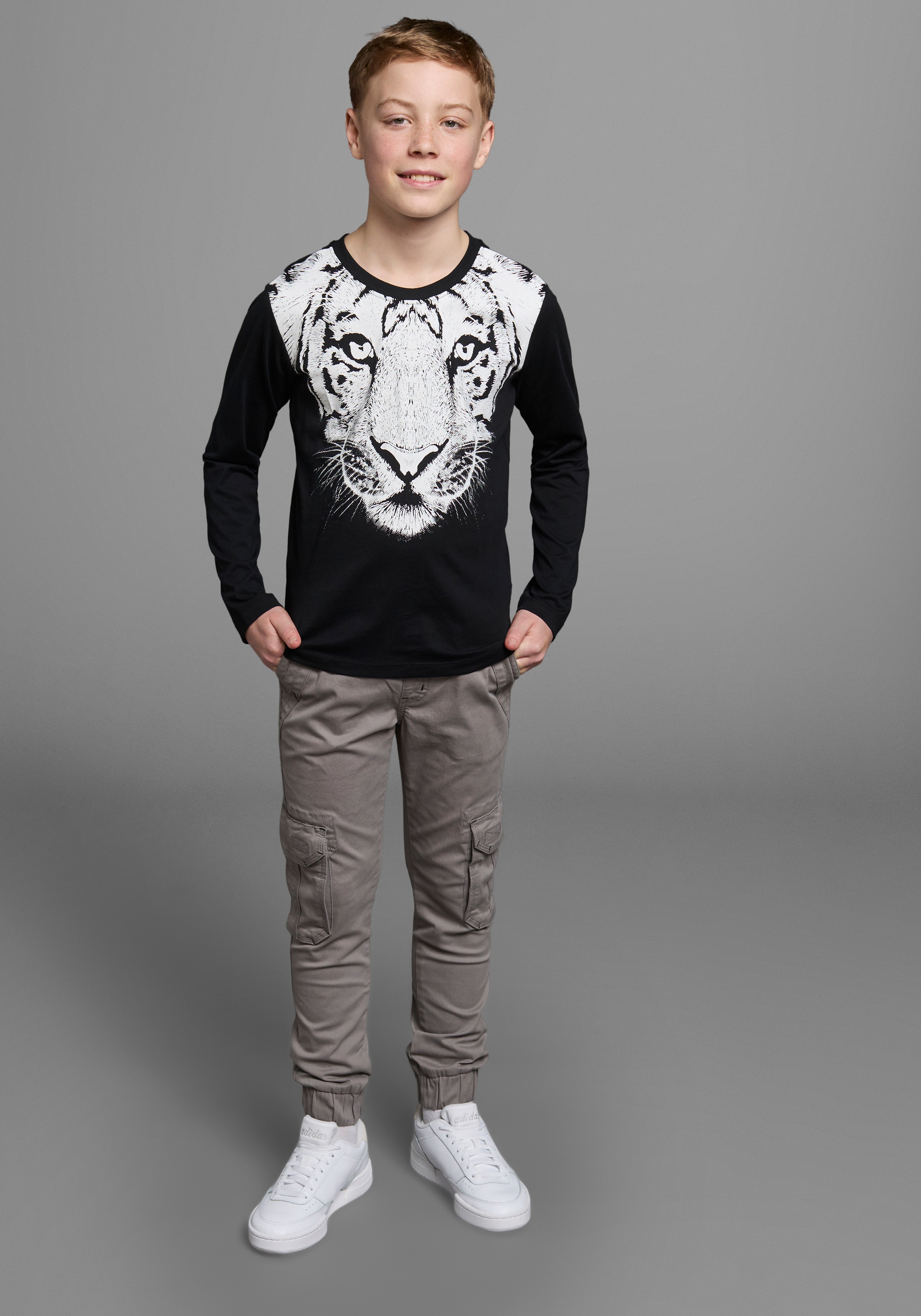 Thumbnail - KIDSWORLD Langarmshirt "WHITE TIGER" Basic Passform, stylischer Druck, Rundhalsausschnitt