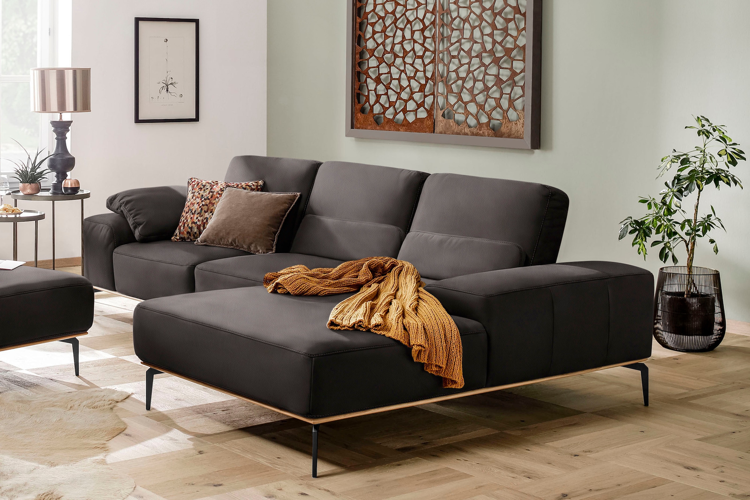 W.SCHILLIG Ecksofa "run, Designsofa mit tollem Sitzkomfort, bequem, L-Form" mit Holzsockel, Füße in Schwarz pulverbeschichtet, Breite 299 cm