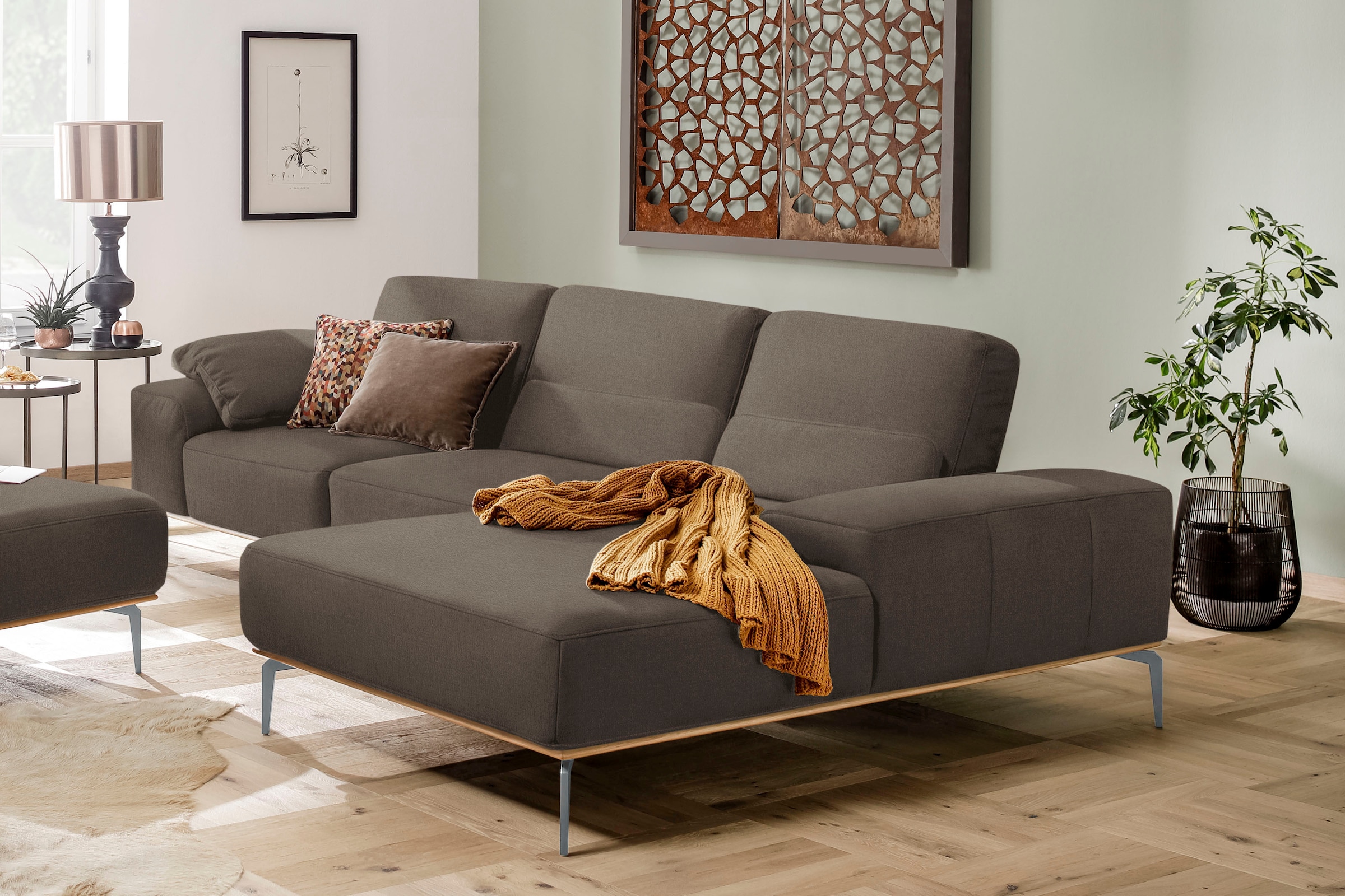 W.SCHILLIG Ecksofa "run, Designsofa mit tollem Sitzkomfort, bequem, L-Form" mit elegantem Holzsockel, Füße in Silber matt, Breite 319 cm