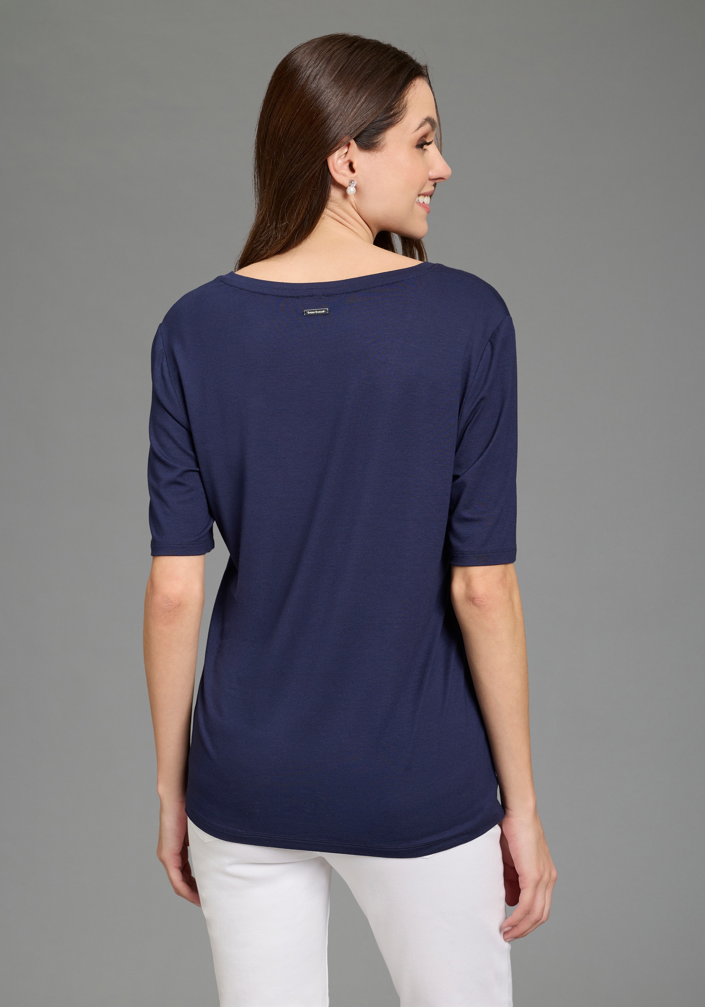 Bruno Banani T-Shirt mit tiefem V-Ausschnitt, Brusttasche und Reißverschlus günstig online kaufen