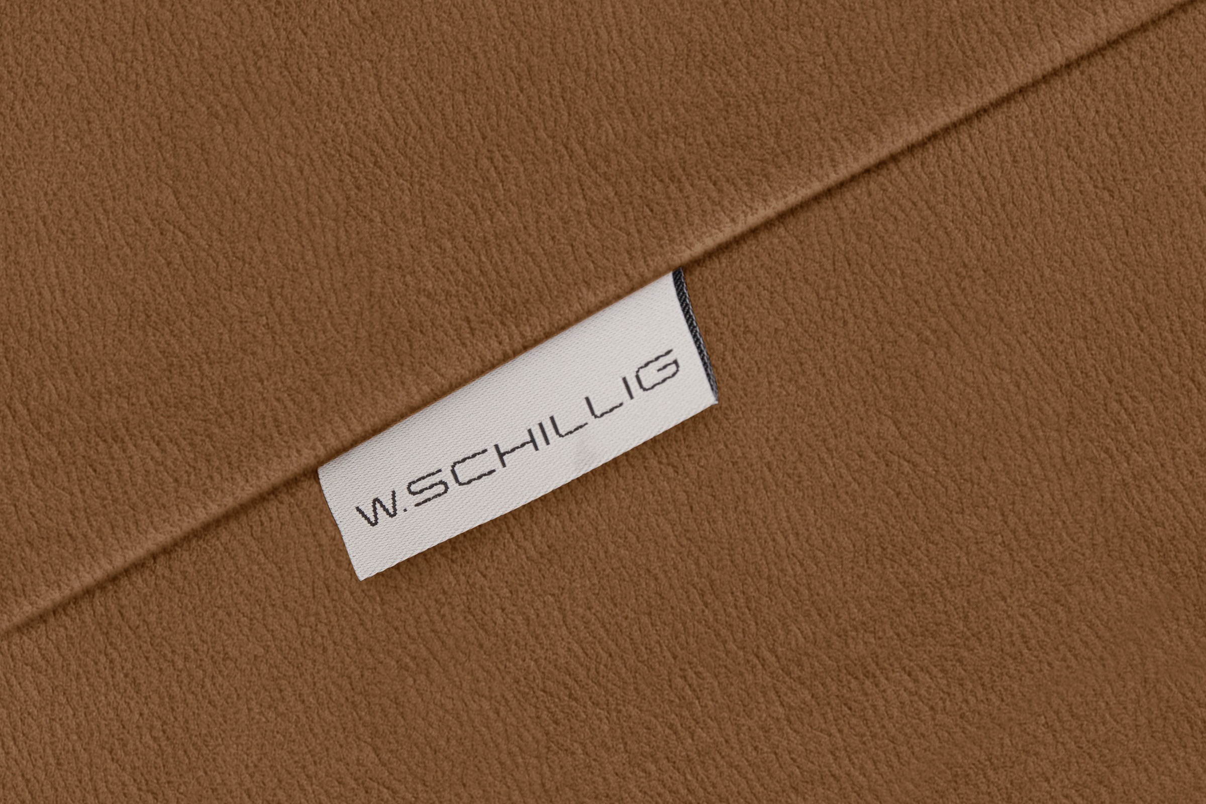 W.SCHILLIG Ecksofa »finn, Designsofa mit tollem Sitzkomfort, bequem, L-Form«, German Design Award 2016, Fußgestell Nussbaum natur, Breite 281 cm
