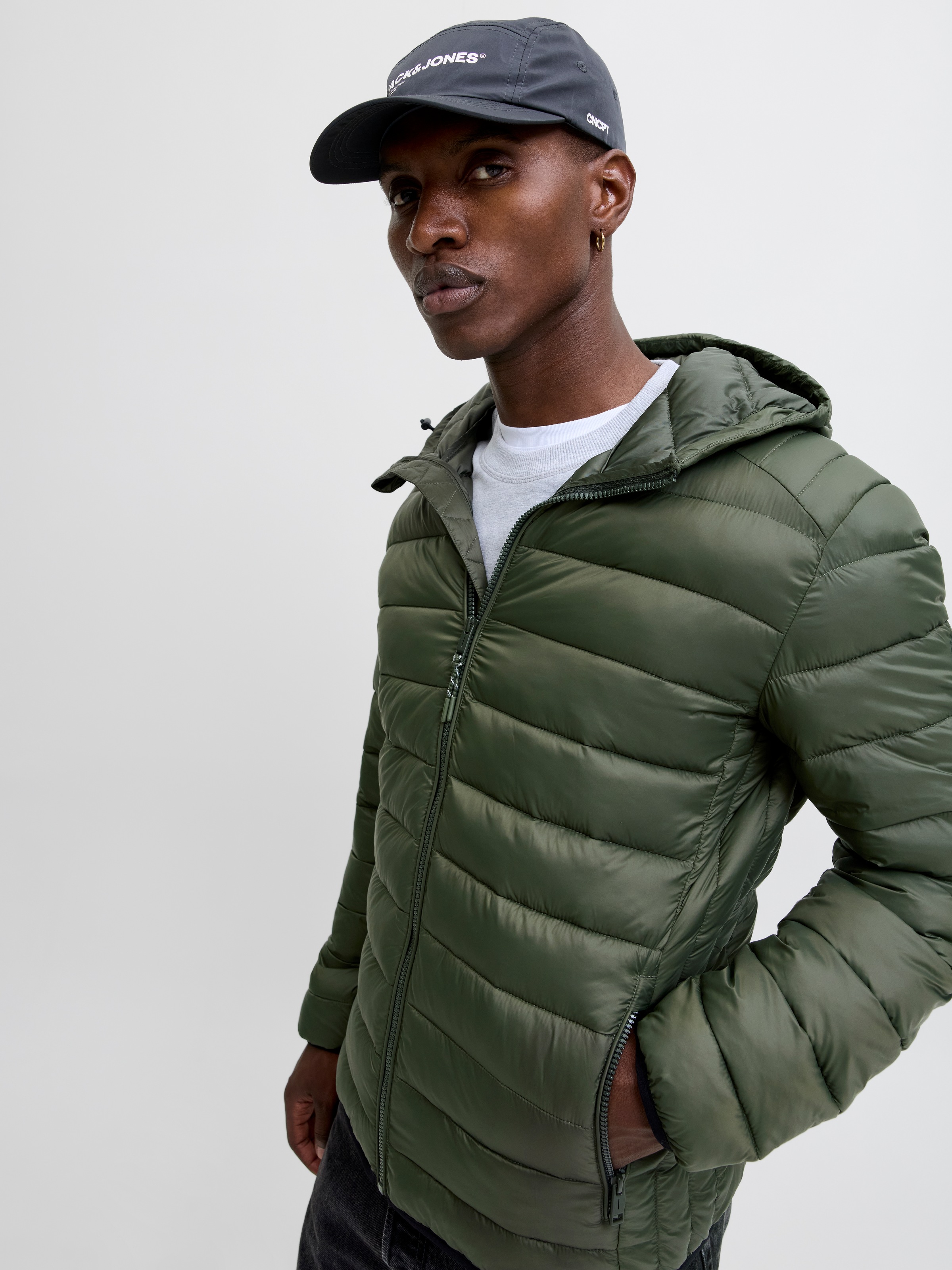 Jack & Jones Steppjacke "JJEBRADLEY LIGHT PUFFER HOOD NOOS" mit Kapuze günstig online kaufen